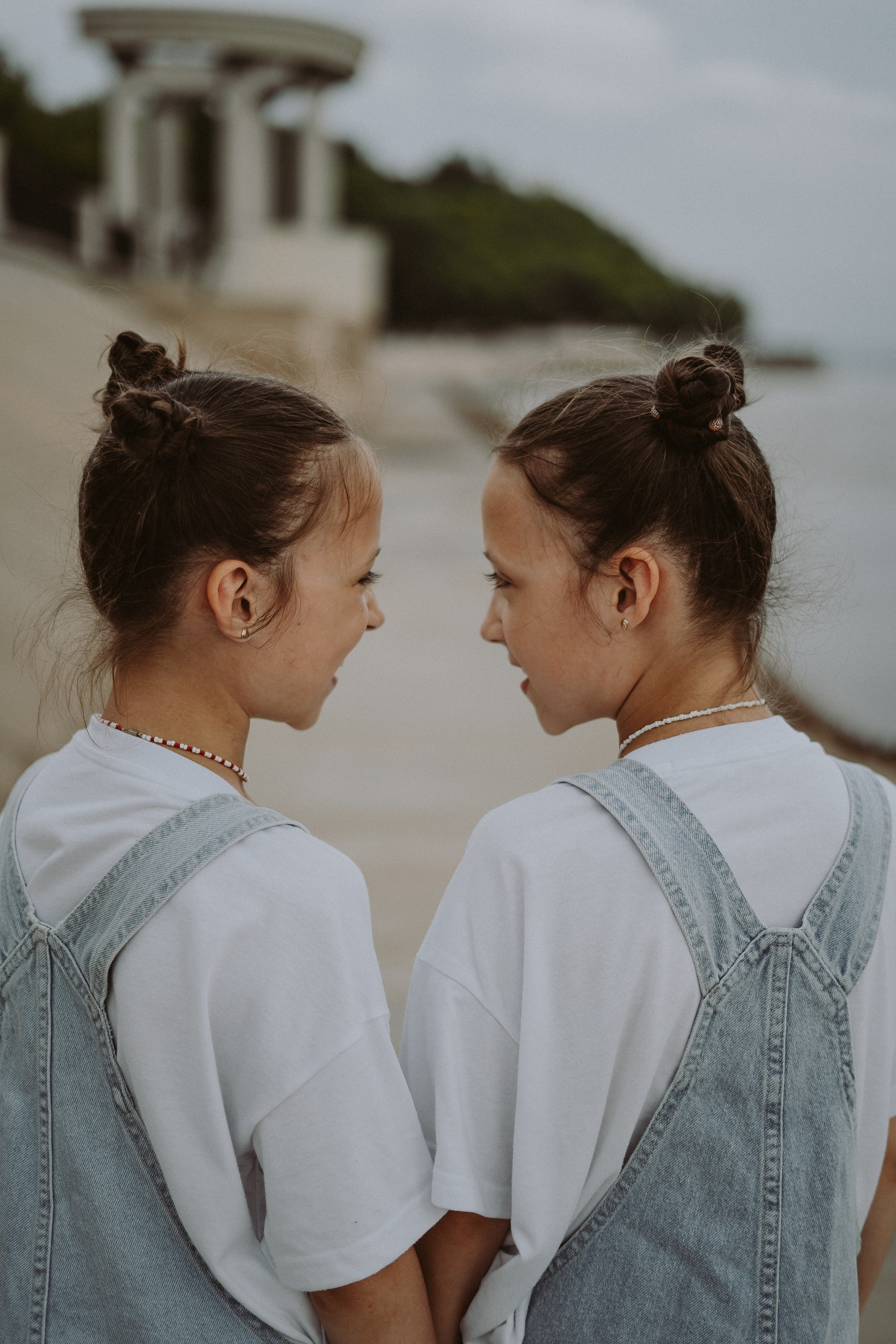 Летняя фотосессия близняшек. Фотограф сахалин