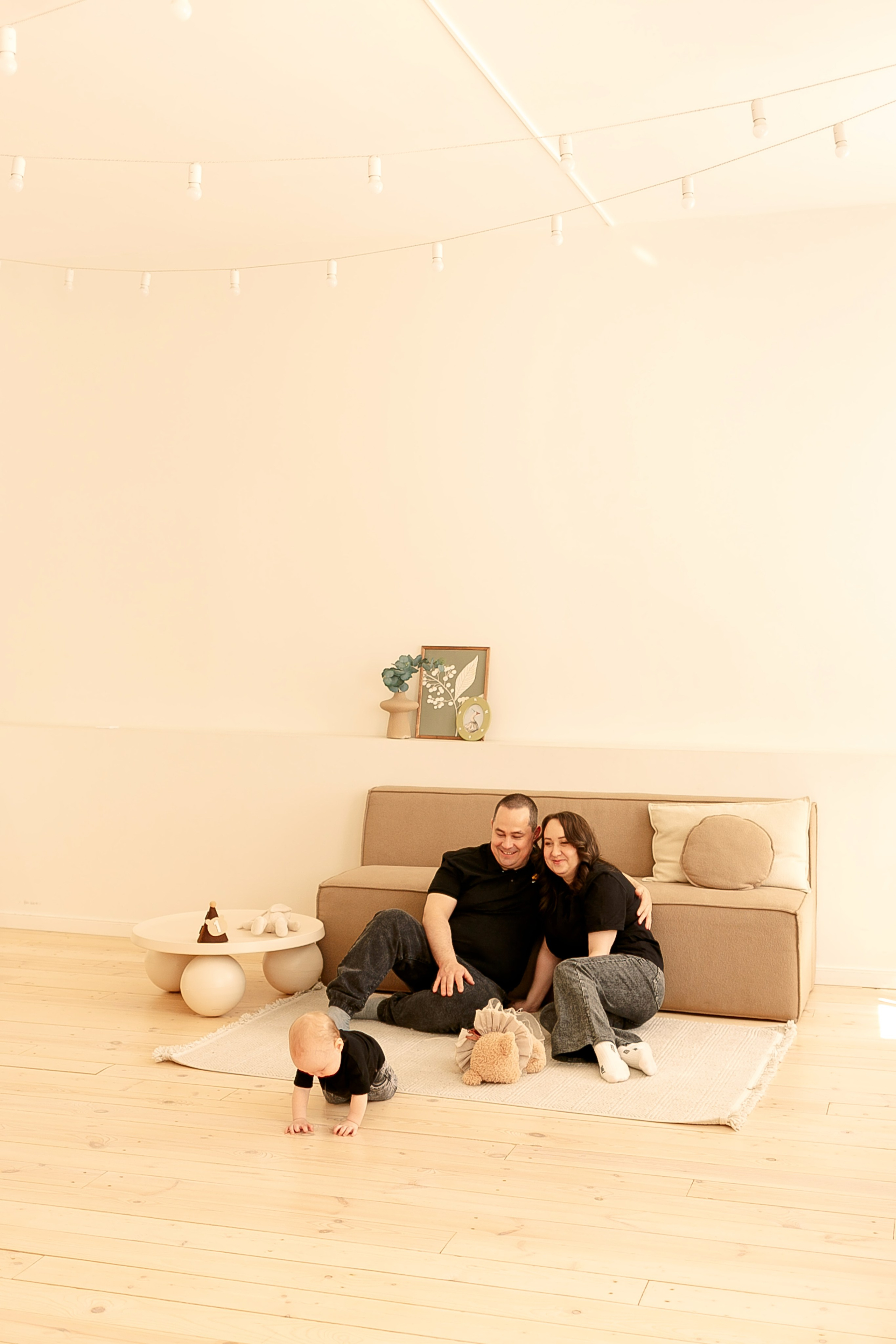 Тимуру 1 годик. Семейный фотограф Фотосессия беременности  Екатеринбург Елена Луткова