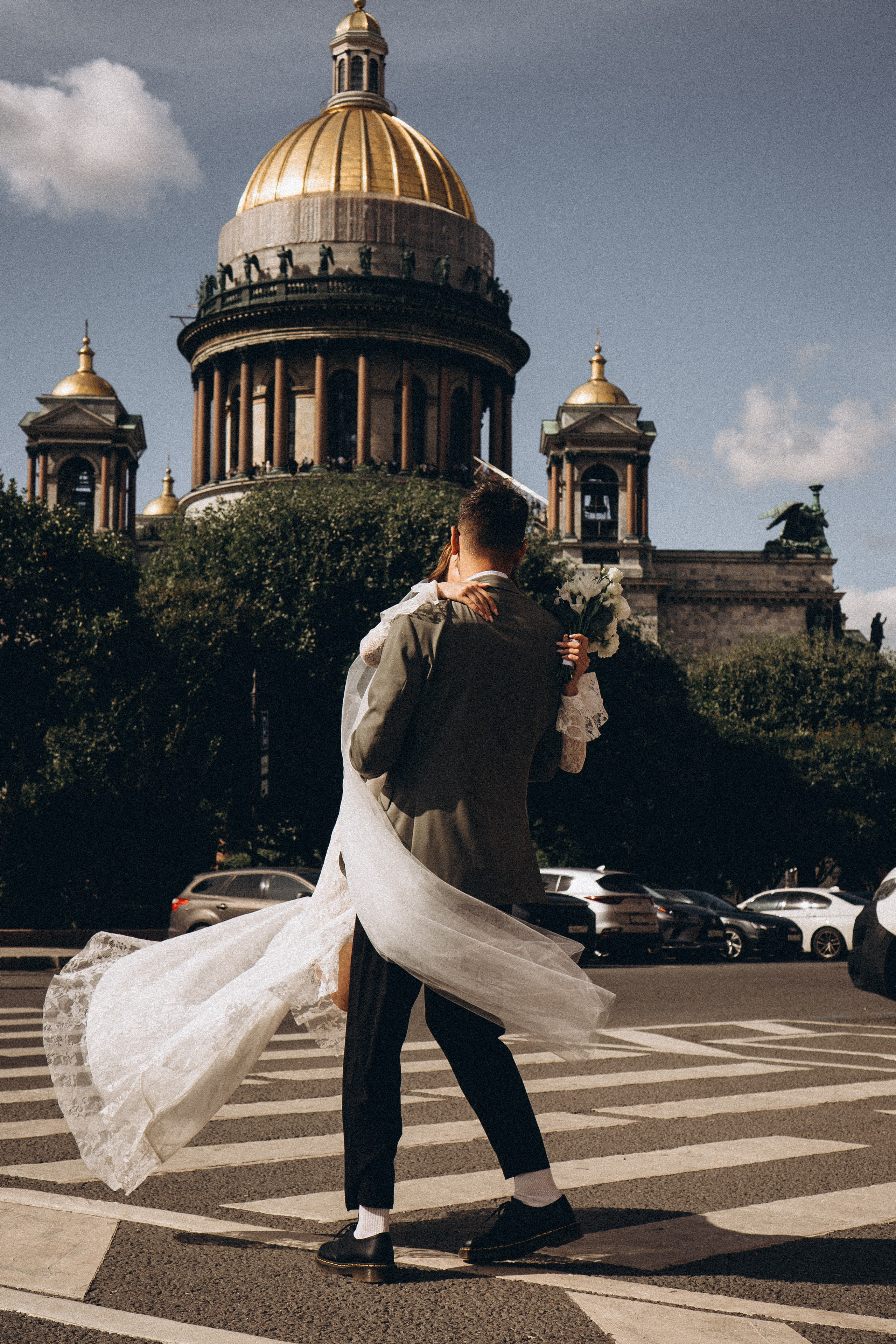 СВАДЕБНАЯ ПРОГУЛКА ВОЗЕ ИСАИКЕВСКОГО СОБОРА АСТОРИИ И ЗАКОНОДАЛЕТНОГО СОБРАНИЯ. Профессиональный фотограф, Санкт-Петербург — Виктория Богомолова