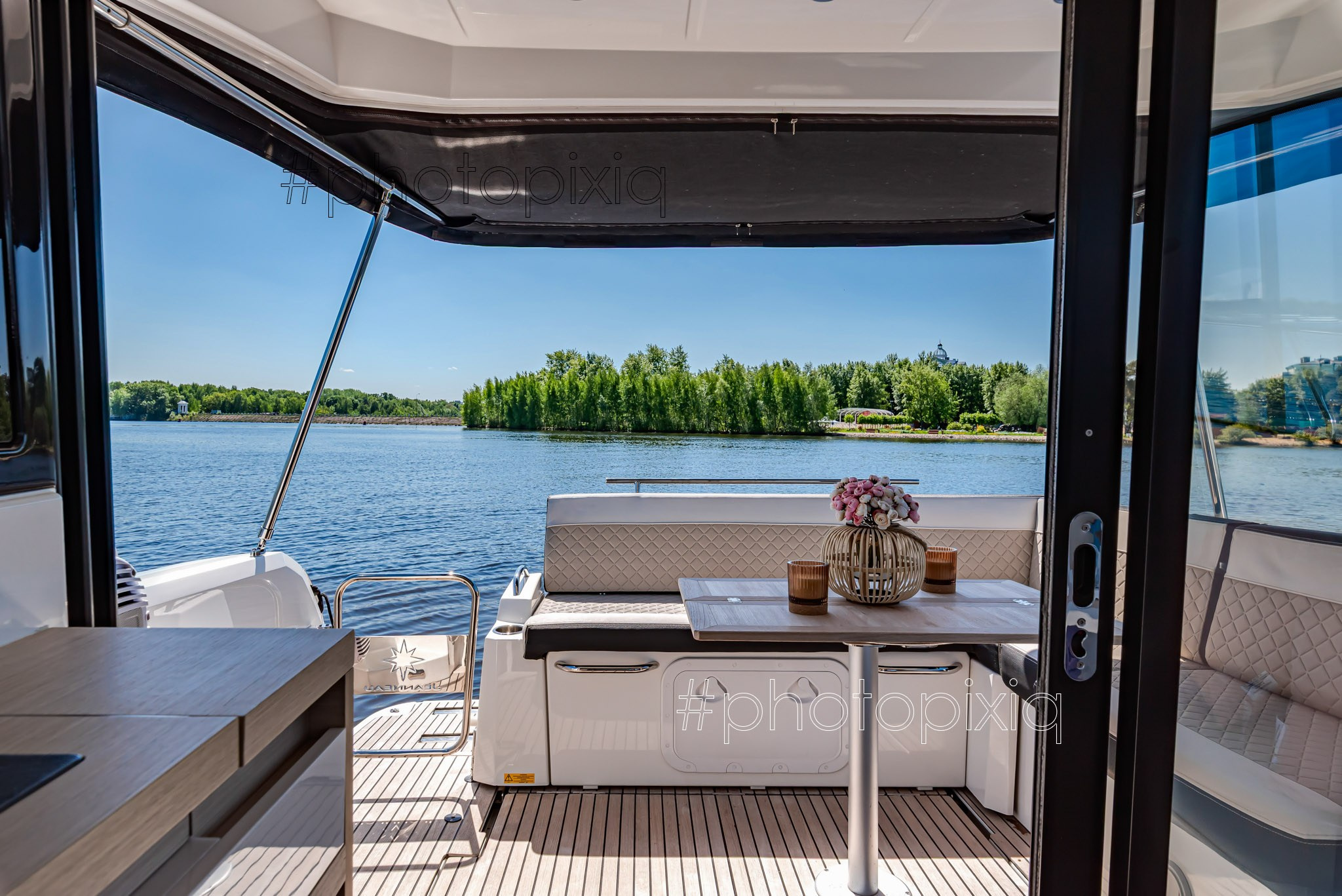 Фотосъёмка яхты Jeanneau NC 33 для брокера. Интерьерная съёмка и виртуальные туры — Интерьерный фотограф Кузнецов Сергей (photopixiq)