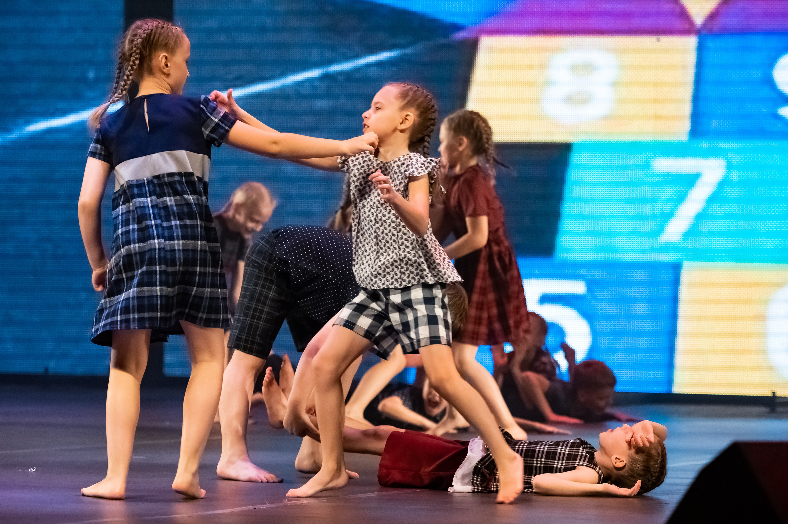 Концерт «Пространные танцы». Репортажный, семейный и детский фотограф в Пензе и Заречном Арина Ермилова. Картины барельеф на заказ