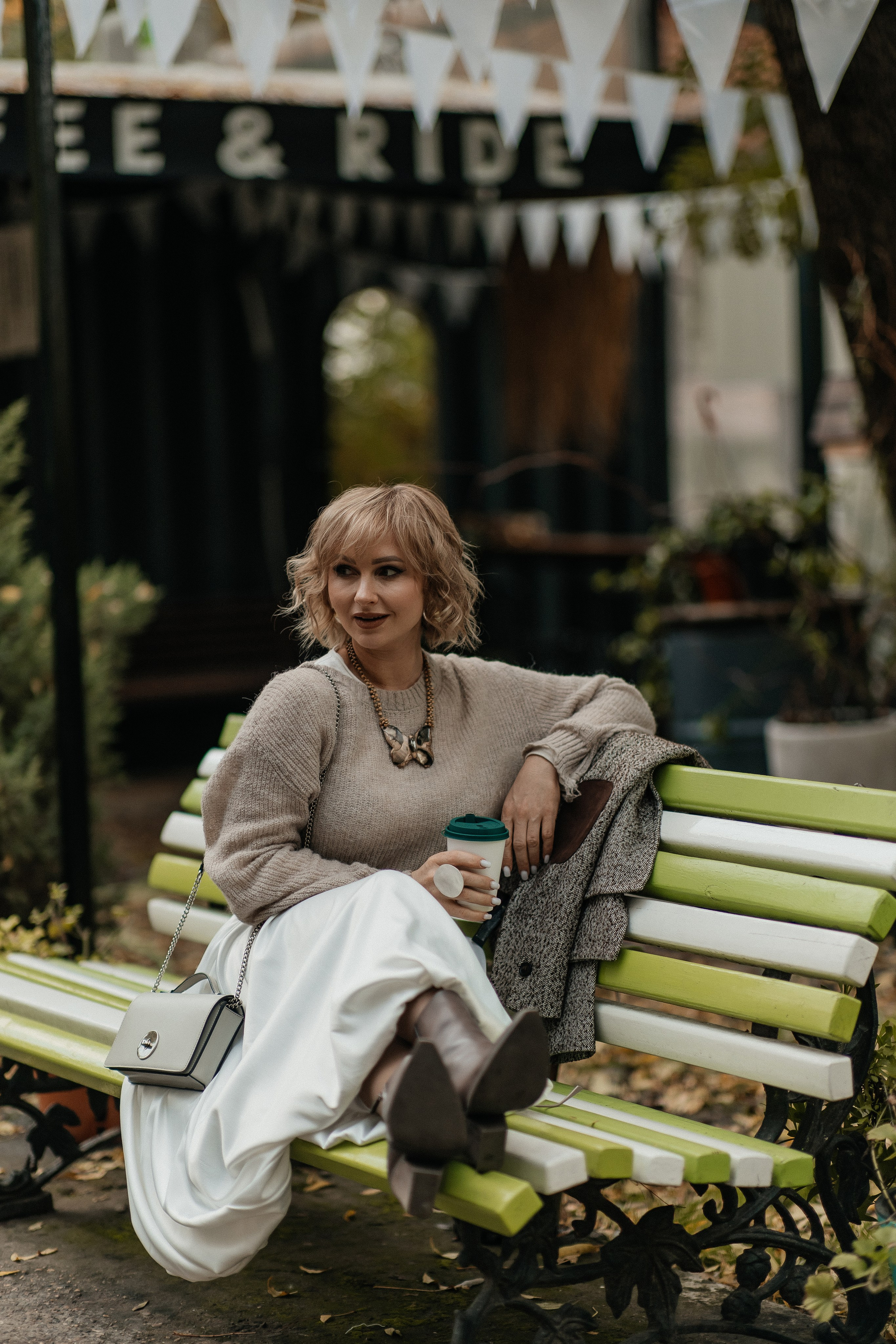 Маша и осень