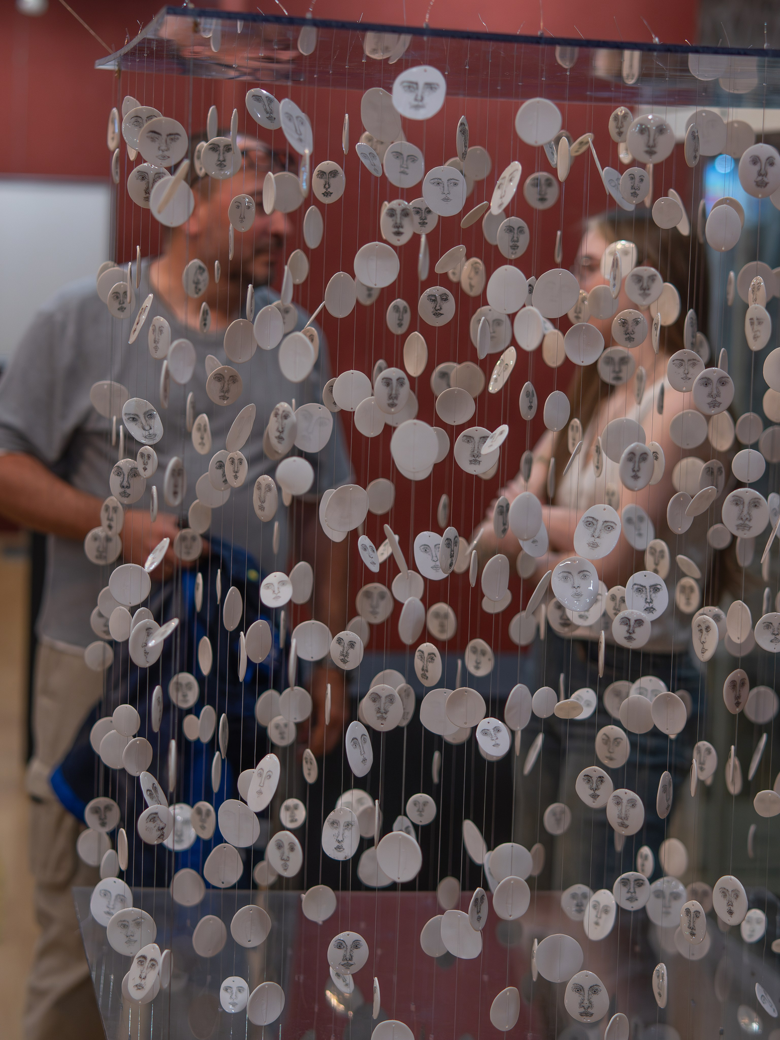 Монтаж выставки «10 из 10». Фотохудожник Москва