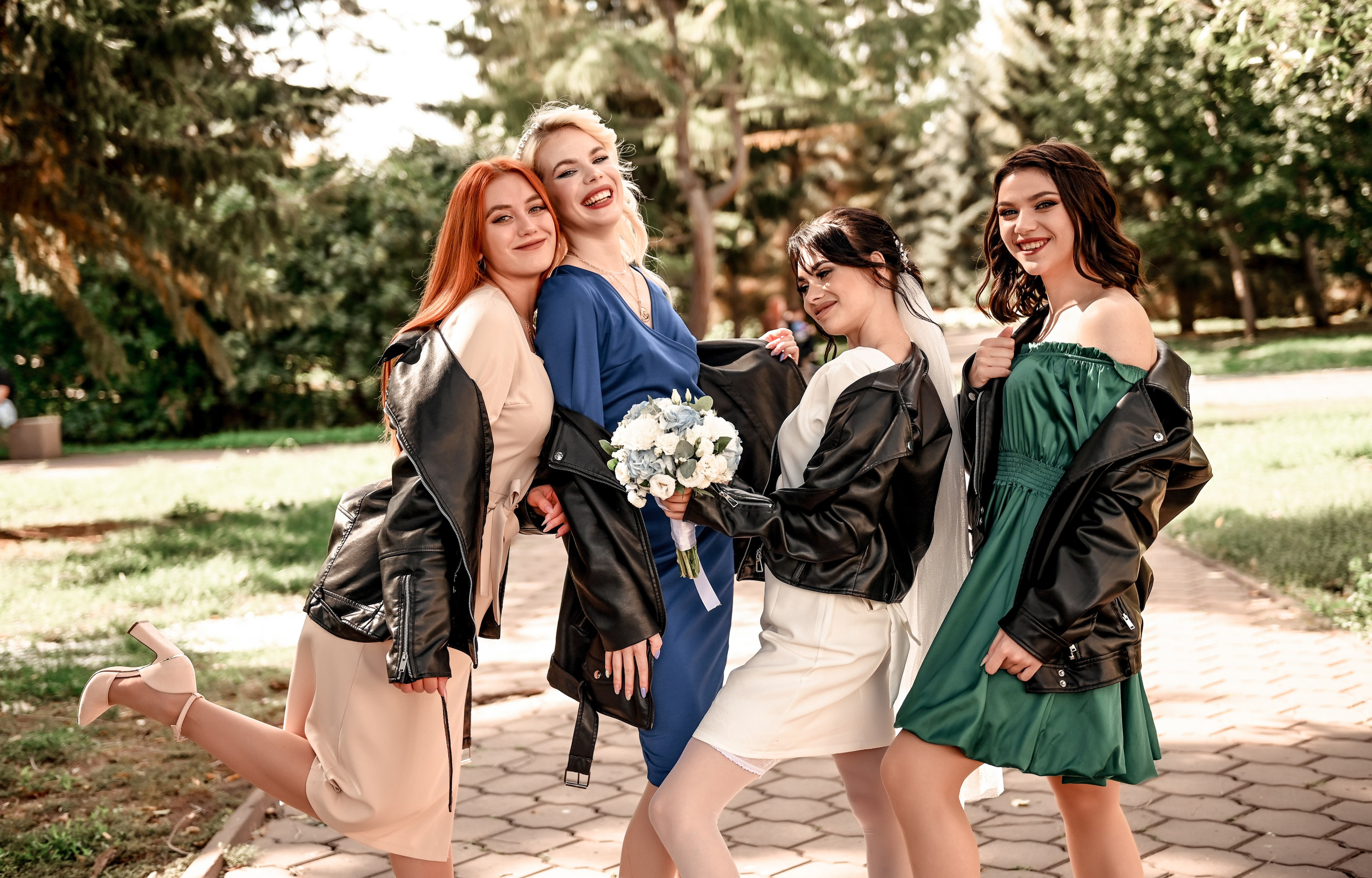 Небольшая часть фото со свадебной съемки Алексея и Даши. Свадебный, семейный, детский, контент фотограф в Омске Максим Ильин