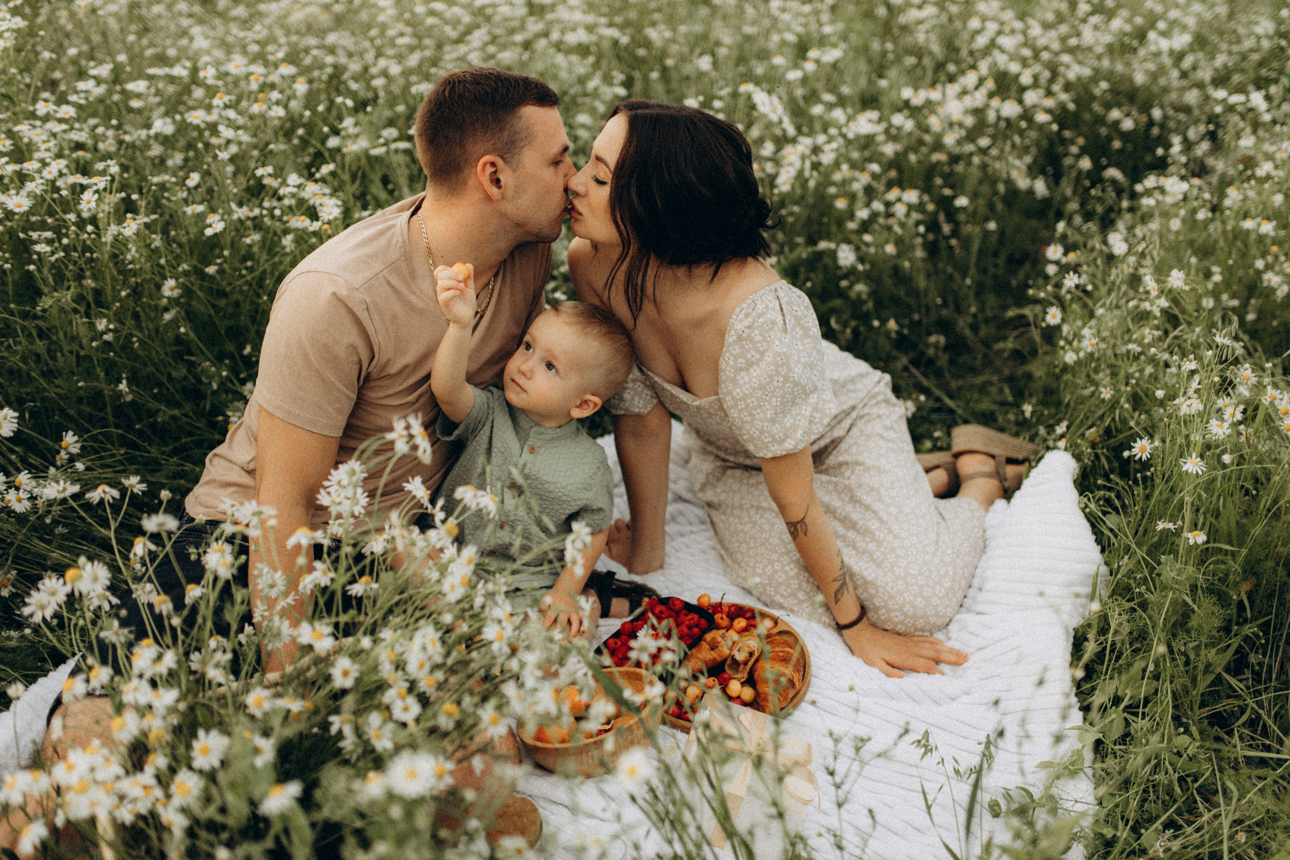 Семейная съёмка в ромашках. Фотограф НОГИНСК, Москва, Анастасия Белая