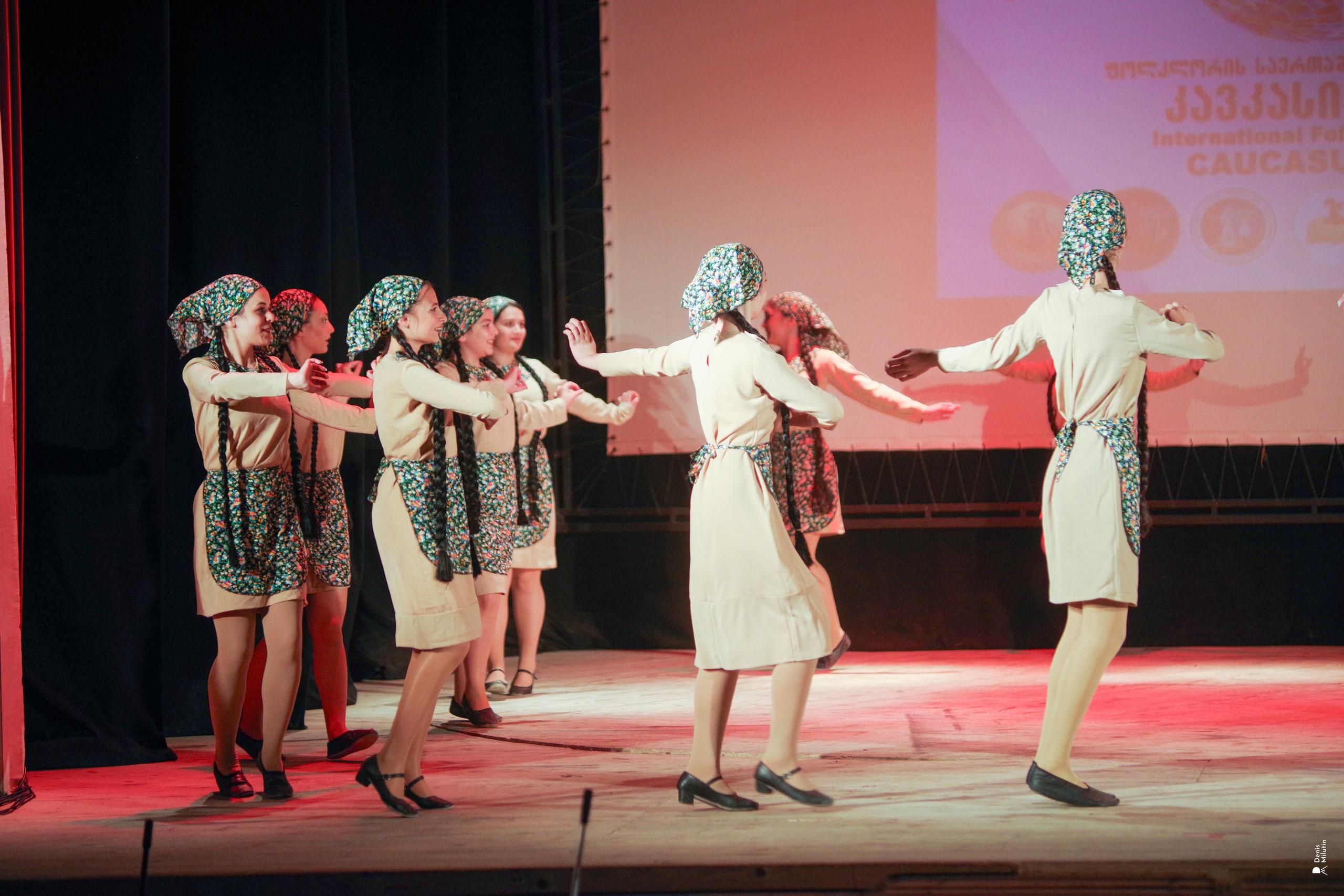 Танцы в прекрасном Они. Портретный фотограф Денис Милютин