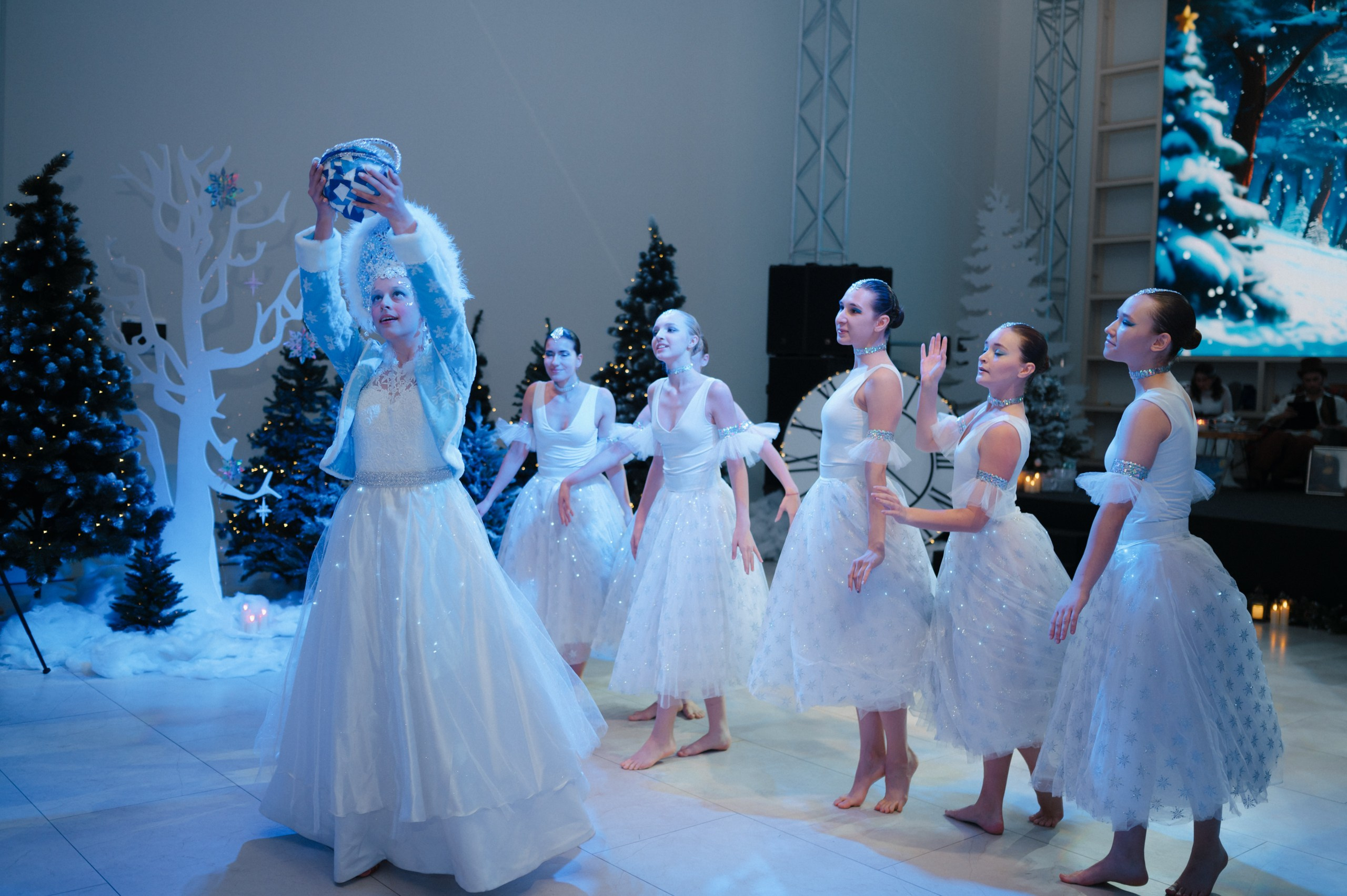 Тайны зимнего леса. Komonev