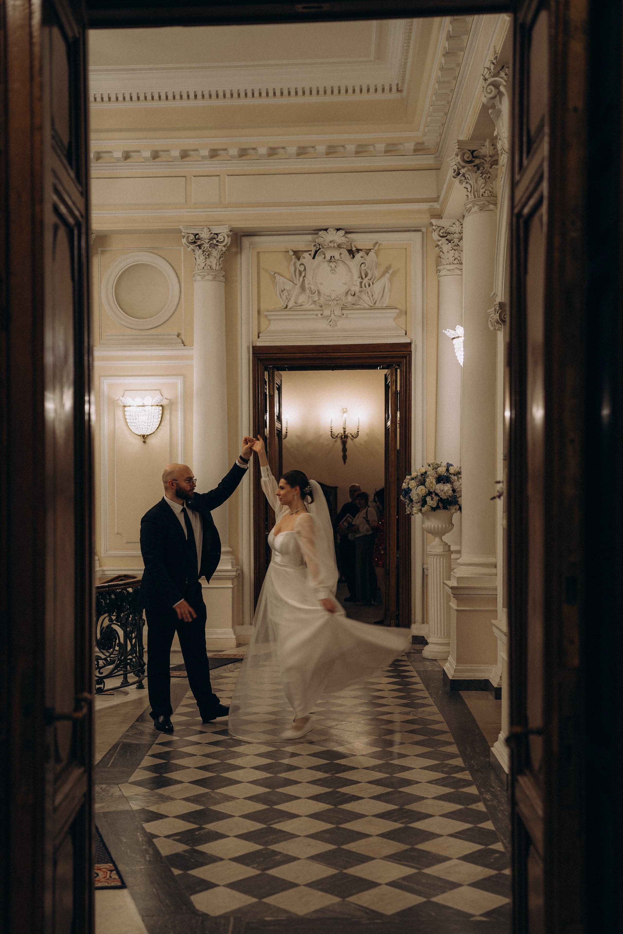 СВАДЕБНАЯ СЬЕМКА ВО ВТОРОМ ДВОРЦЕ (ДЕКАБРЬ) ТАКЖЕ СЬЕМКА В СТУДИИ НА ЧЕРНЫШЕВСКОЙ. Профессиональный фотограф, Санкт-Петербург — Виктория Богомолова