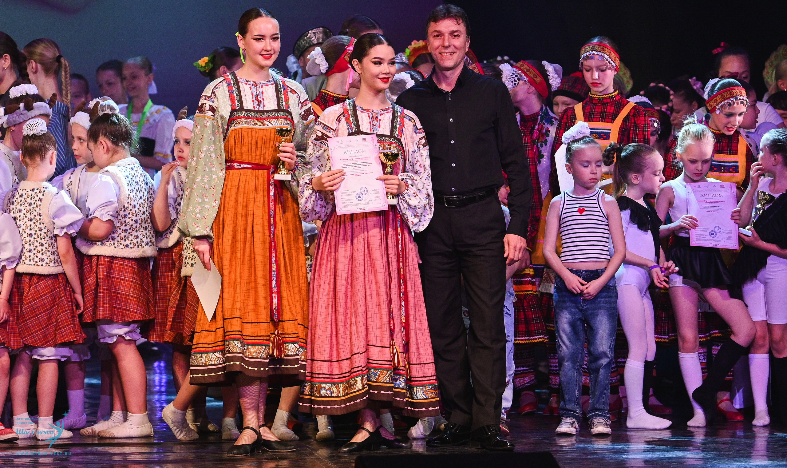 24.05.2025 «Мир под названием — Искусство танца» Фестивальное движение «Шаг к мечте» г. Кострома. Медиастудия Фото Концепт