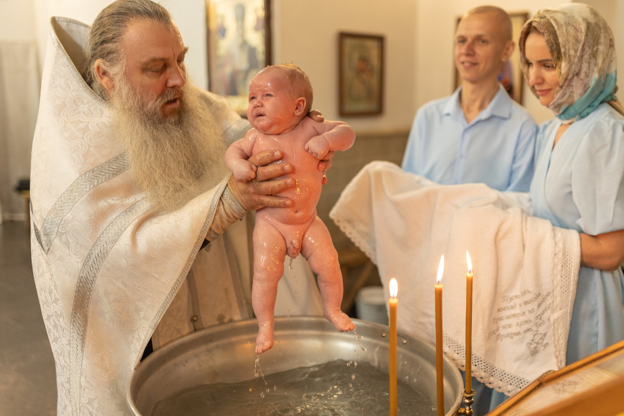 Крещение, Храм во имя Всемилостивого Спаса (на Звёздочке). Фотограф новорожденных. Детский и семейный фотограф Марьяна Юдина