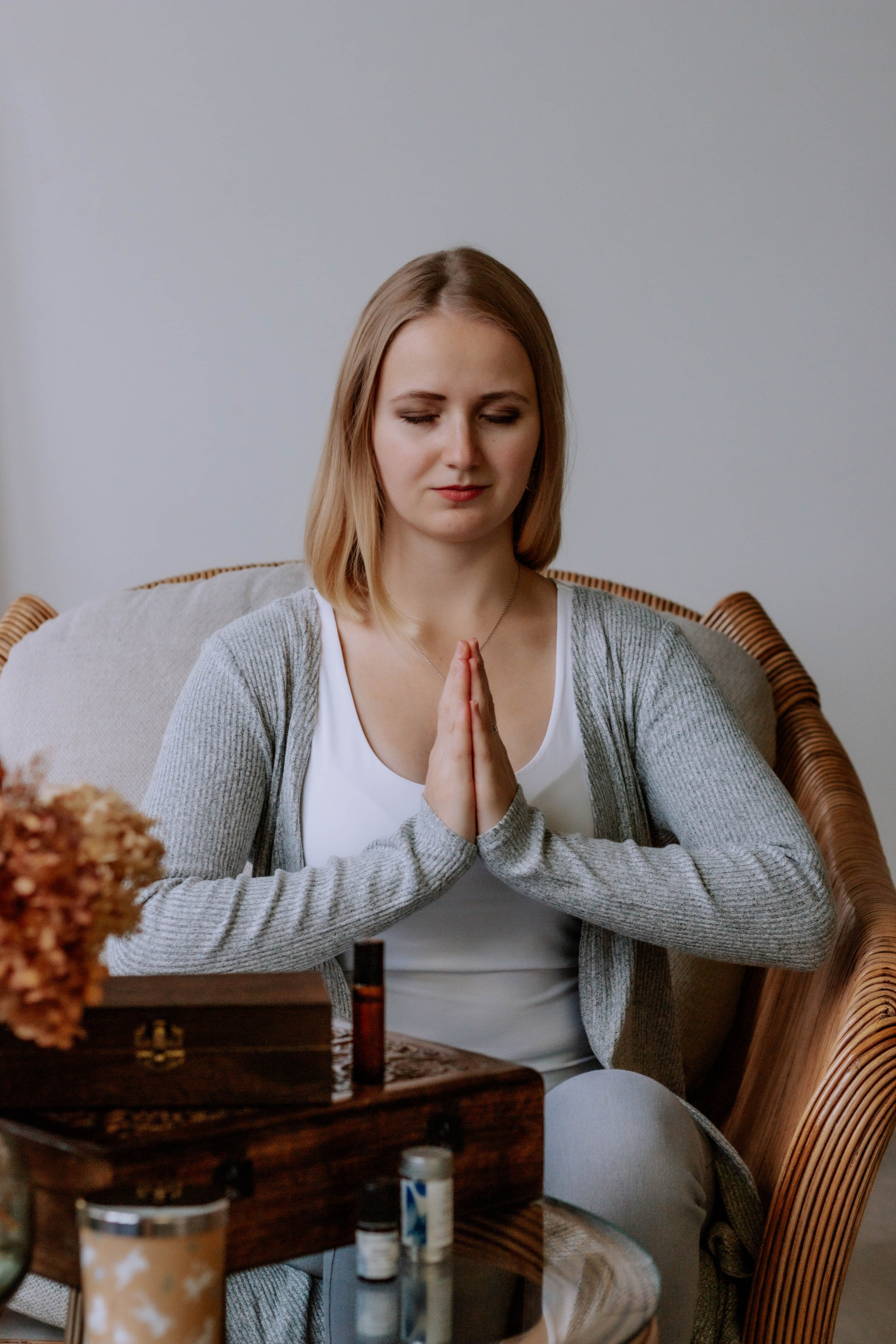 Алиса — Ароматерапевт. Бережно сохраняю ваши чувства и истории на своих фотографиях