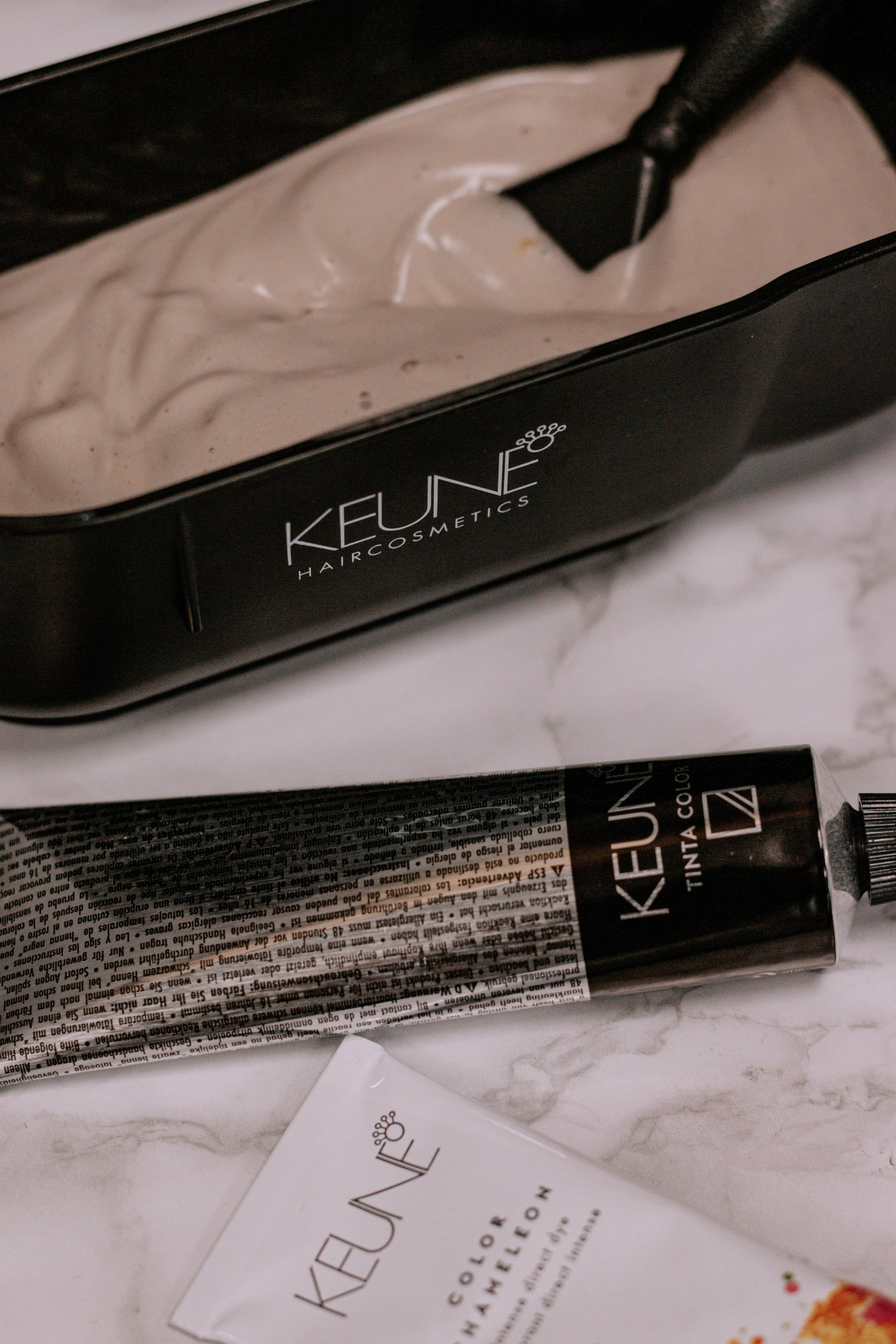 Настя- стилист по волосам. Бережно сохраняю ваши чувства и истории на своих фотографиях