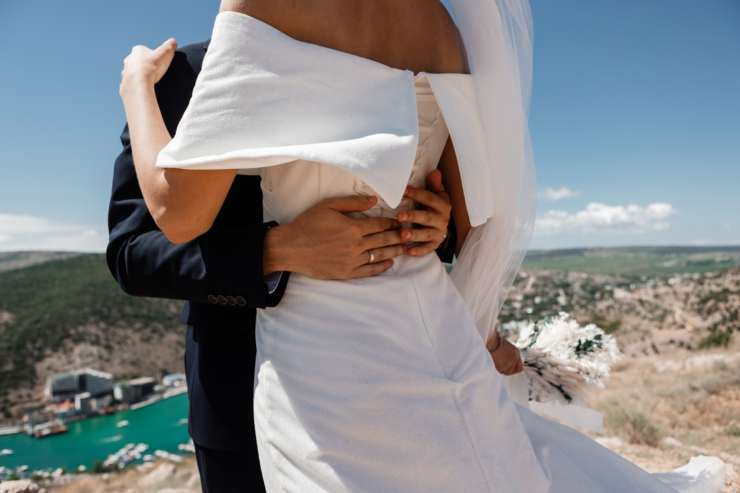 Свадебная съёмка в Балаклаве в крепости Чембало. Свадебный фотограф, фотосъемка в Крыму, Севастополе, Симферополе, Ялте