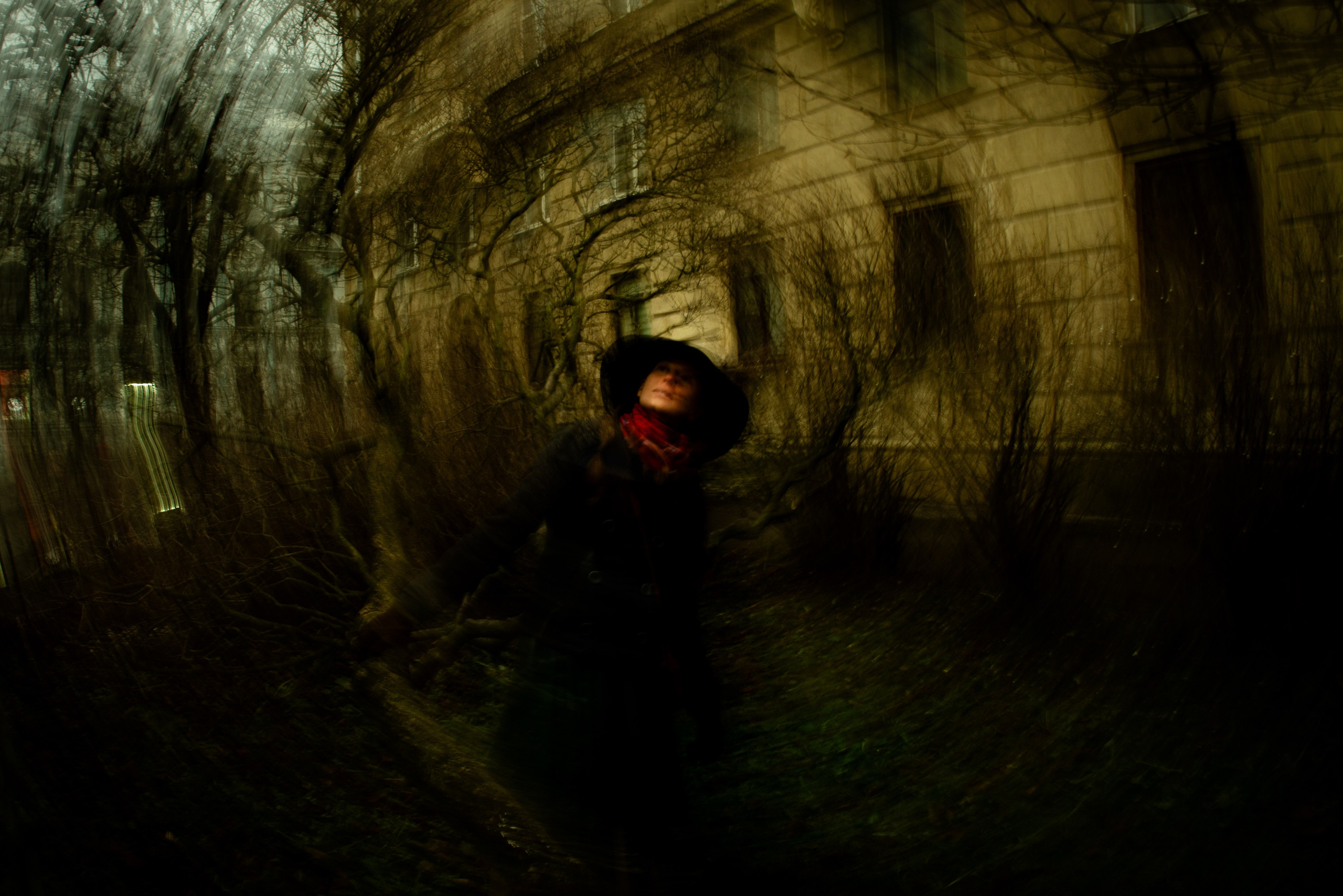 Снова стою одна…. Фотограф Крещение Венчание Москва