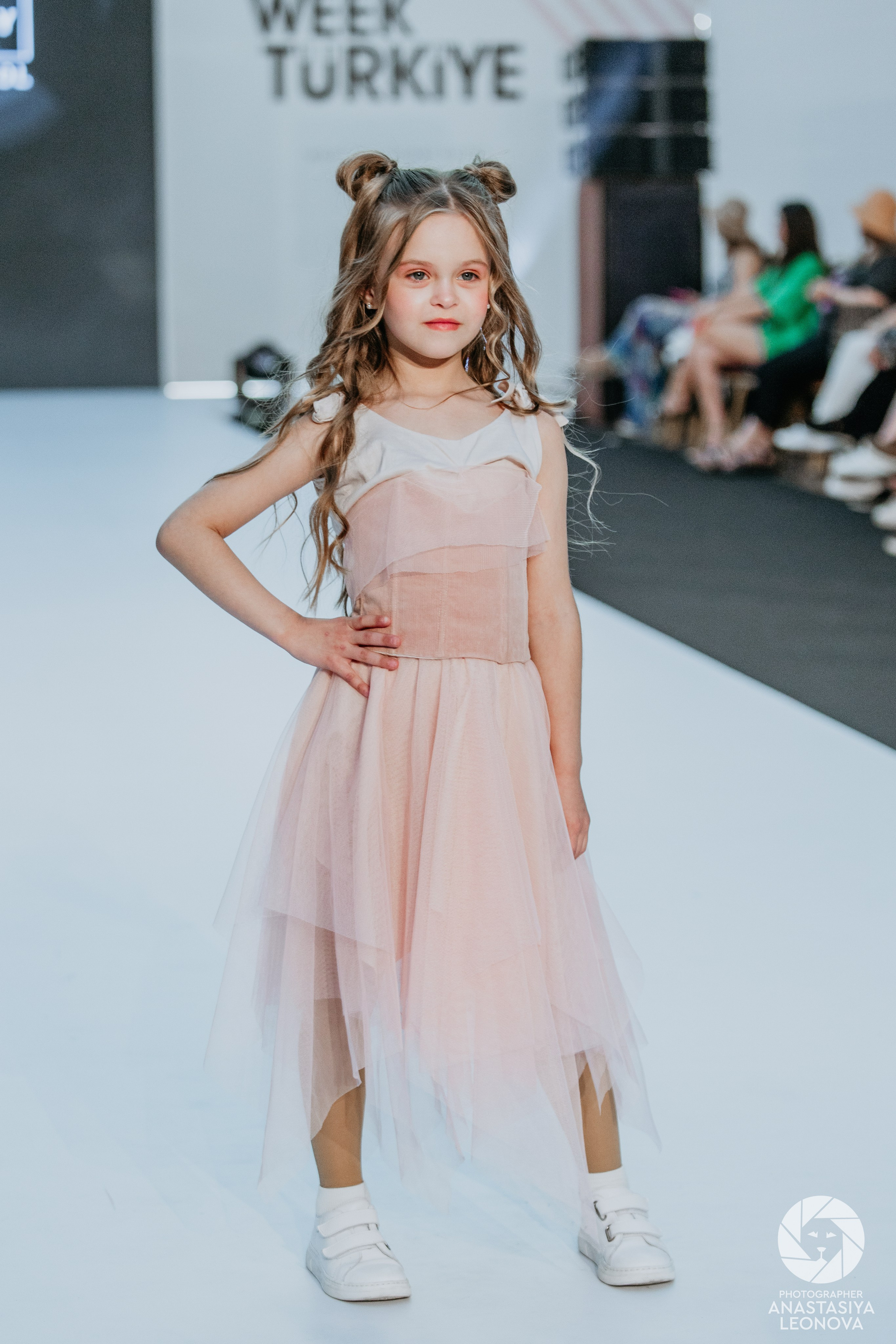 Fashion Week Türkiye [spring, 2025]. Anastasia Leonowa