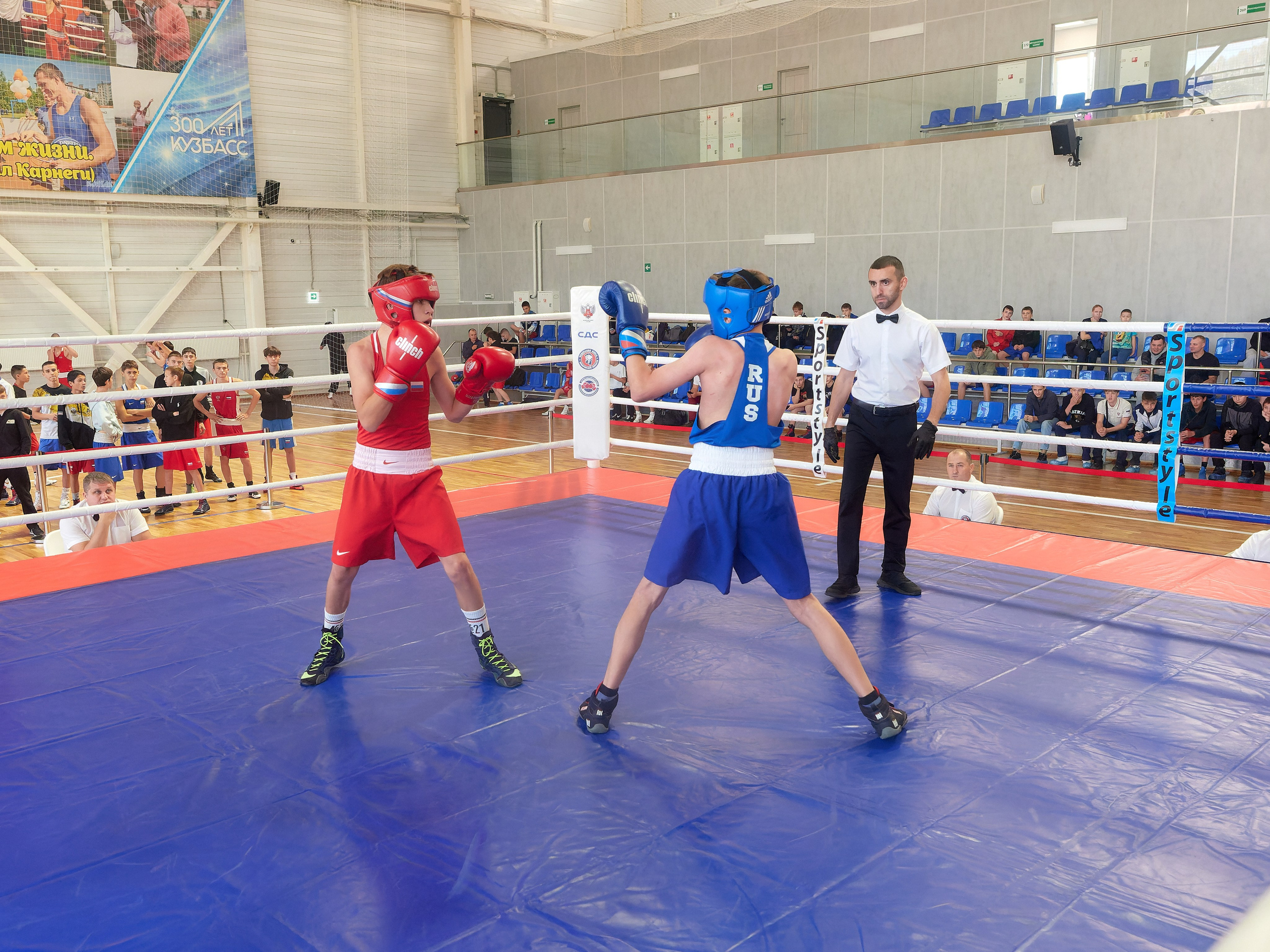 Открытие турнира по боксу памяти героя Советского Союза Михаила Крюкова. Семейный и детский фотограф в Междуреченск Олег Бамбульский