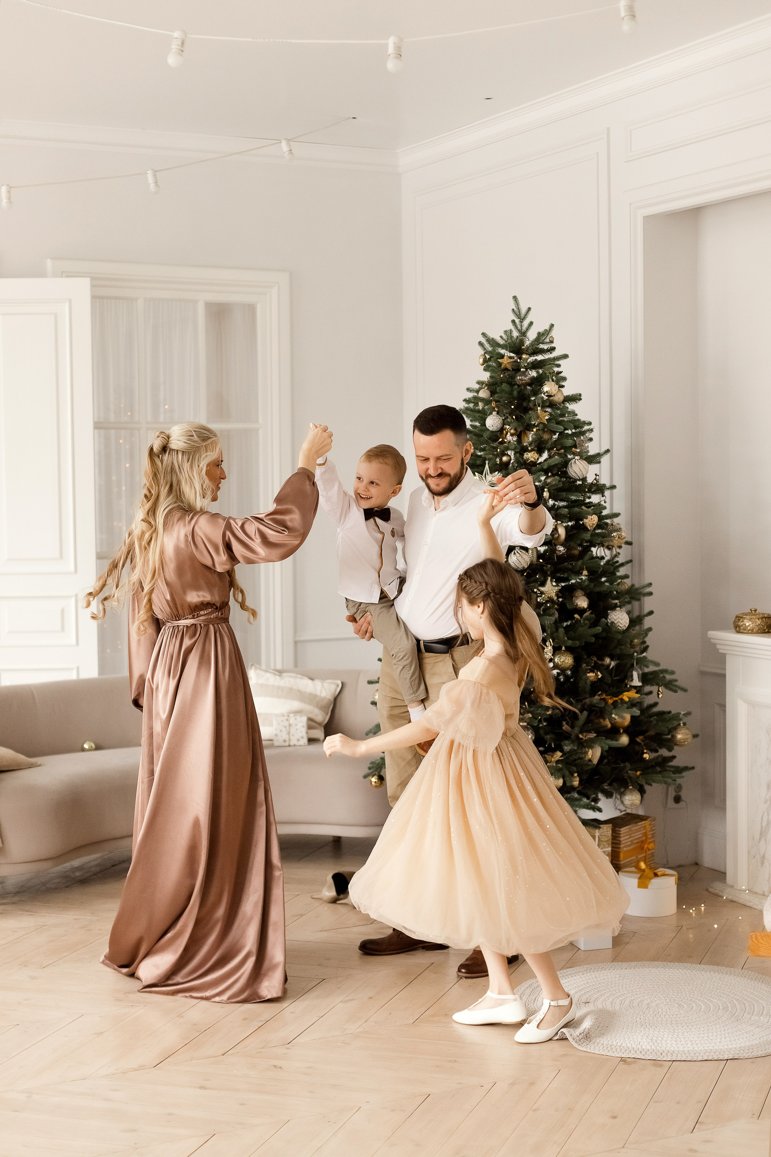 Новогодняя семейная съемка в Villa Nina. Семейный фотограф в Екатеринбурге Маргарита Курносова