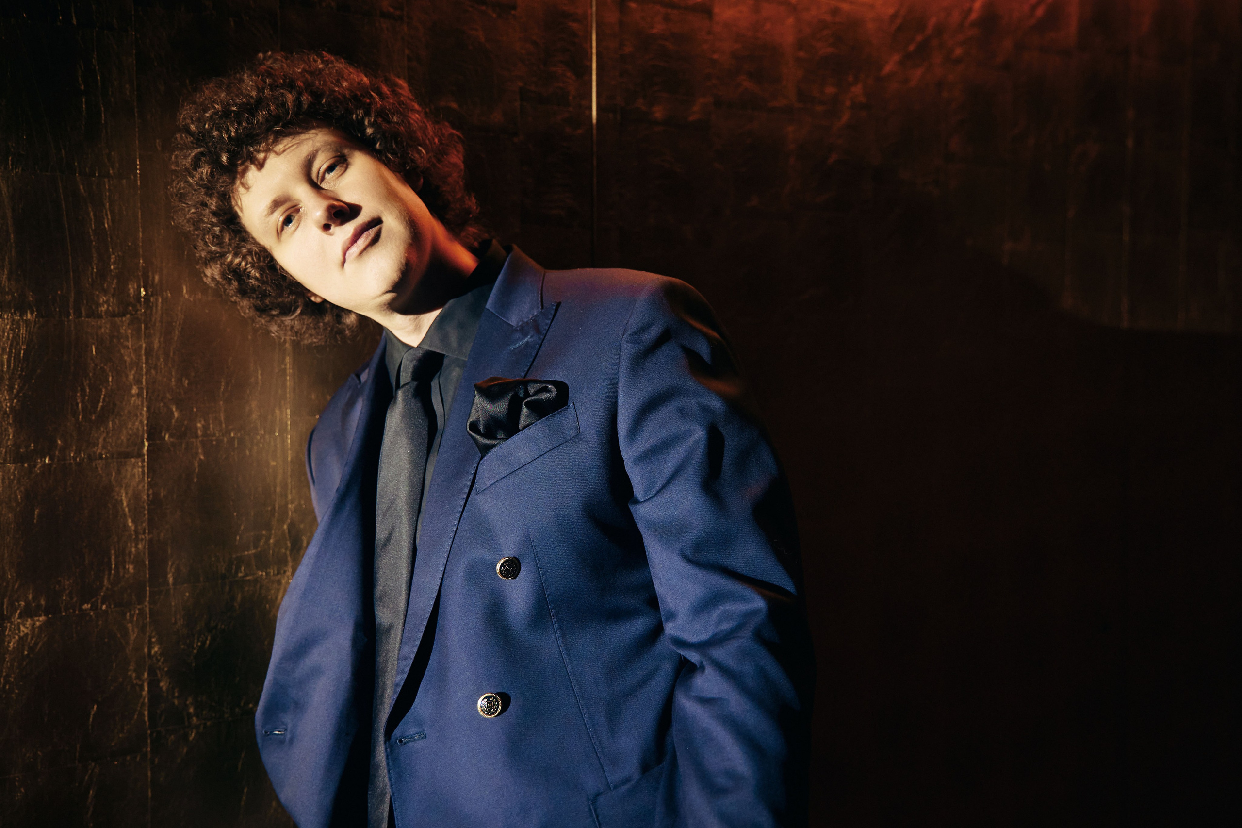 Фотосессия для ведущего Евгения Калашникова: создание стильного визуального контента для личного бренда. Дмитрий Мазуркевич: Профессиональный Репортажный Фотограф