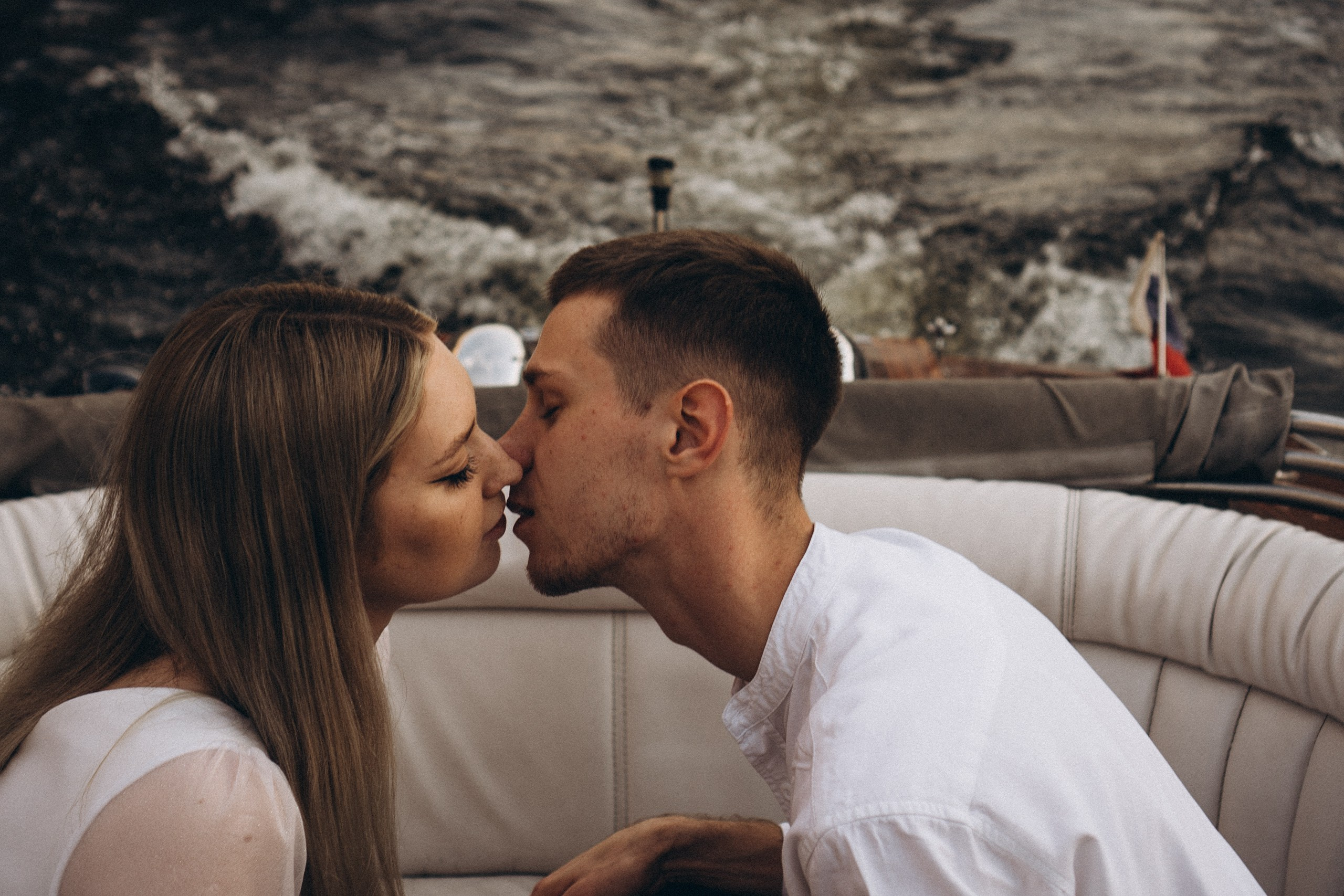 СВАДЕНБНАЯ СЬЕМКА НА КАТЕРЕ ПО КАНАЛАМ САНКТ-ПЕТЕРБУРГА И В АКВАТОРИИ НЕВЫ. Профессиональный фотограф, Санкт-Петербург — Виктория Богомолова