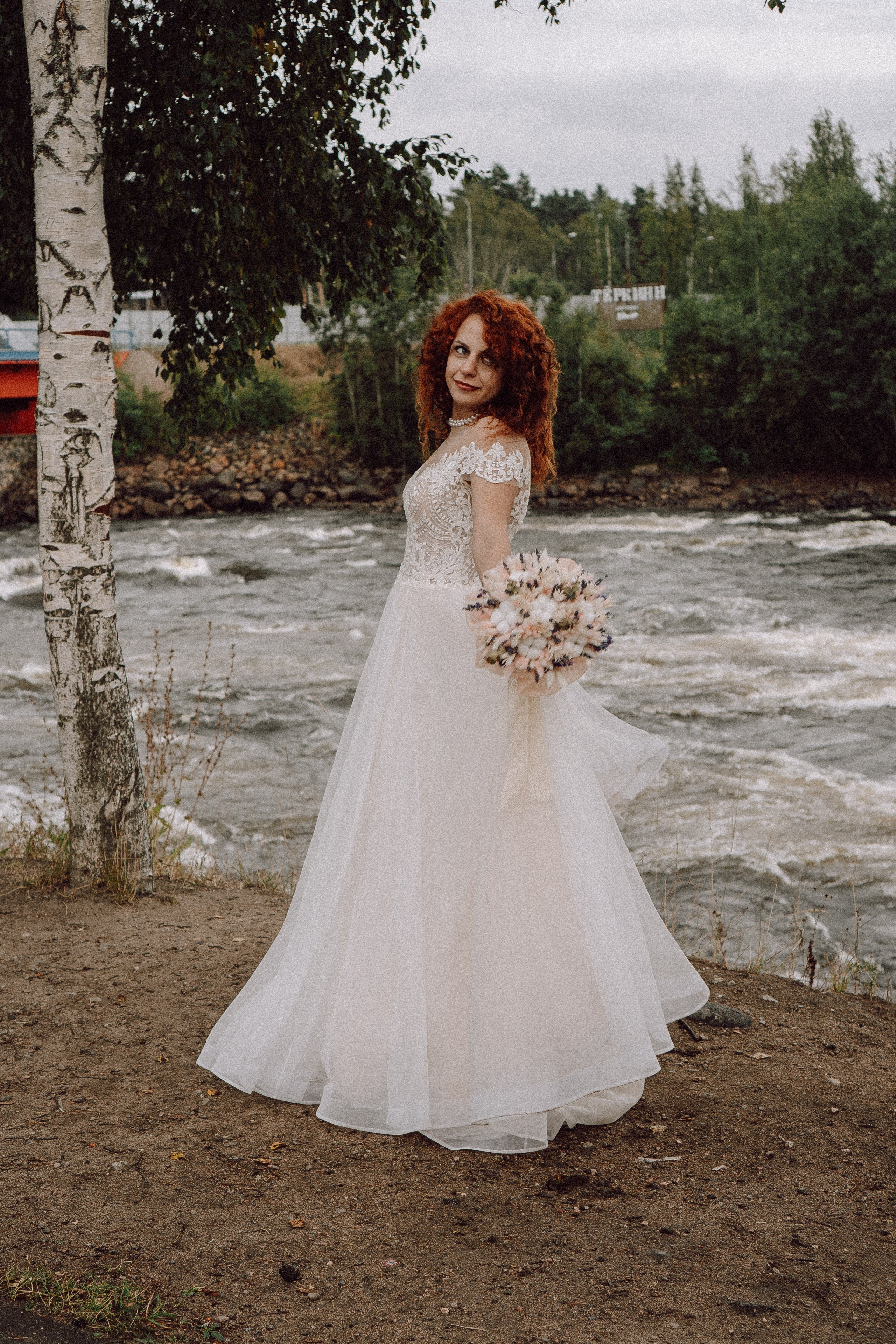 СВАДЕБНАЯ ФОТОСЕССИИЯ ПАРЫ В ГОРОДЕ ПРИОЗЕРСК В СОСНОВОМ ЛЕСУ И С ПИКАПОМ. Профессиональный фотограф, Санкт-Петербург — Виктория Богомолова