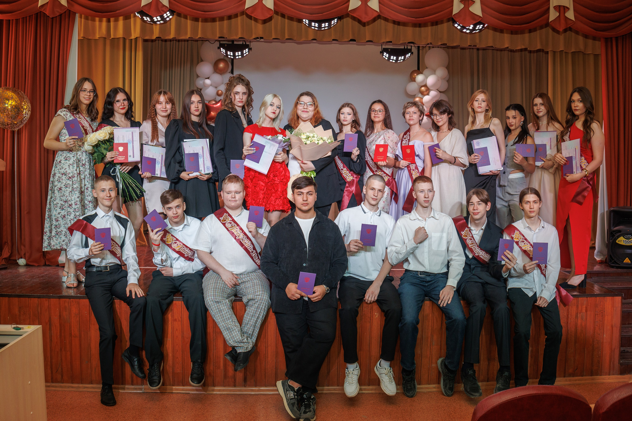 Вручение аттестатов. Свадебный и семейный фотограф в Новосибирске Ирина Дорошкова