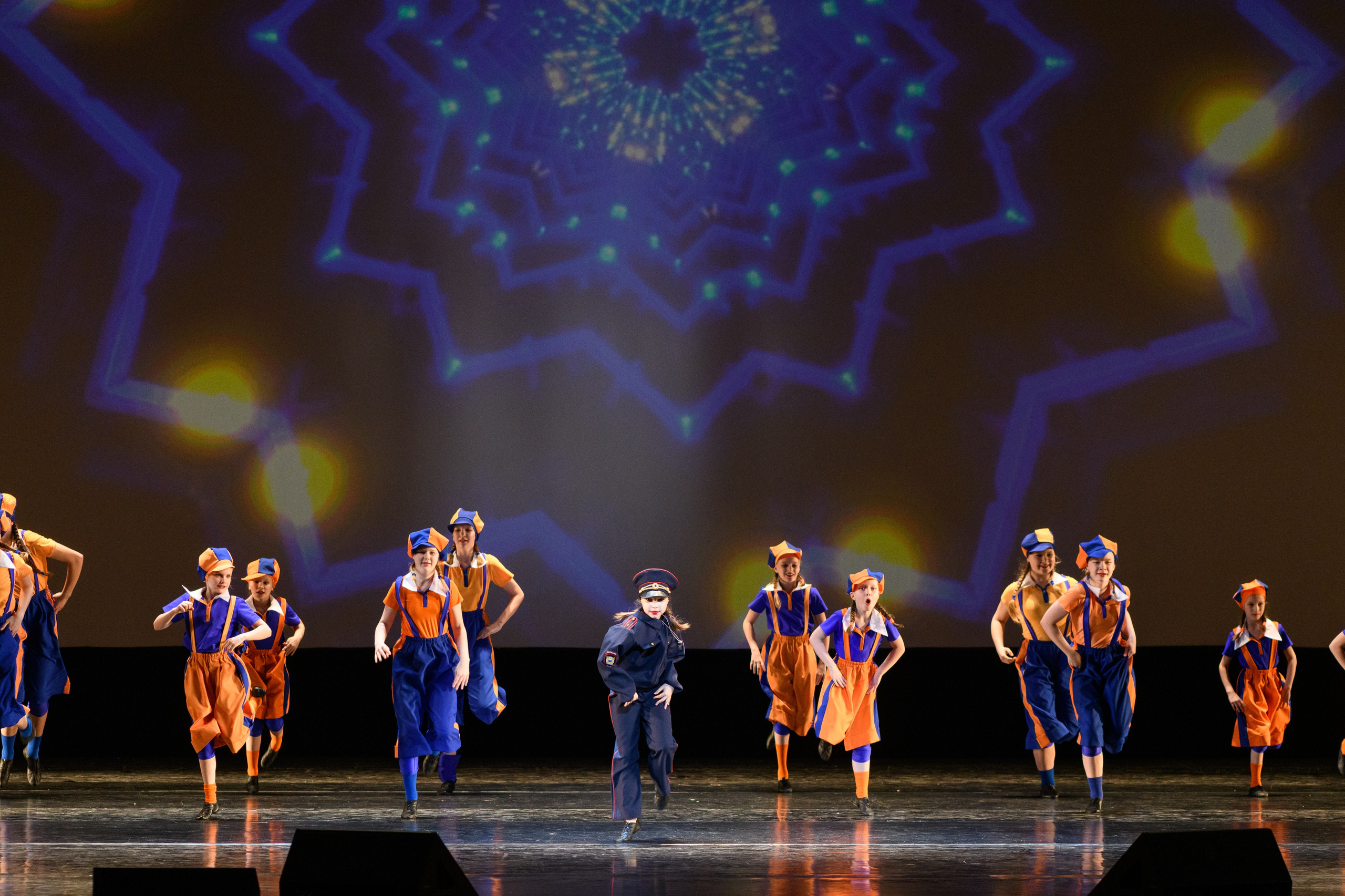 23 апреля, часть 2, БКЗ Октябрьский, г. Санкт-Петербург. Золотое яблочко