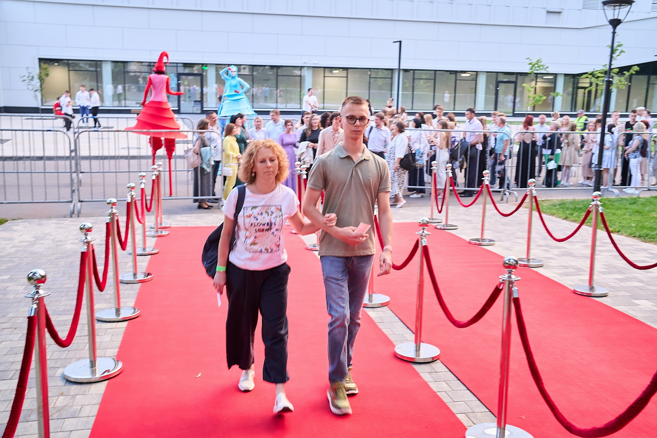 Выпускной 2024 концертный зал Академия ВТБ. Фотограф и Видеограф в Москве. Олег Корушев