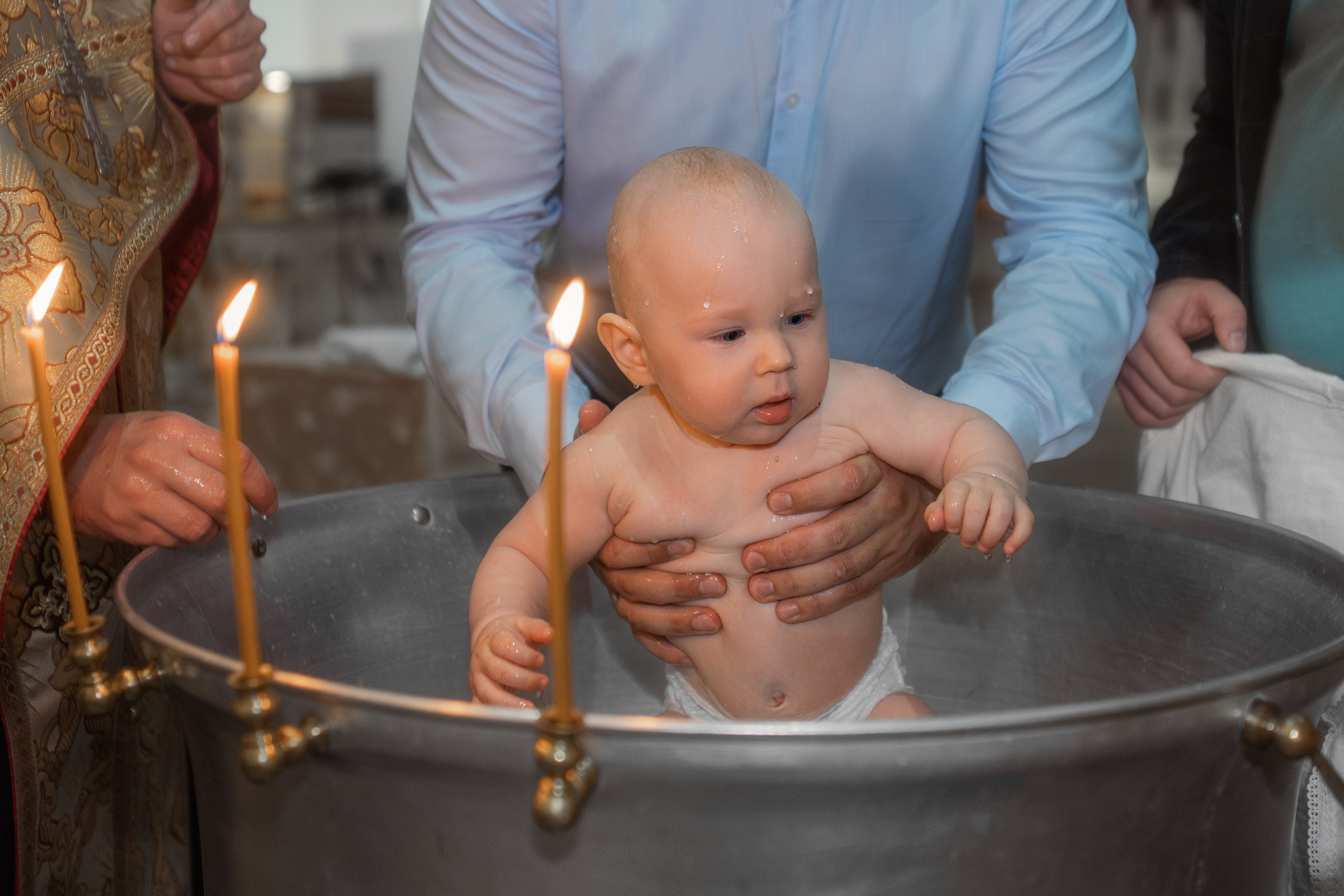 Крещение в Троице-Измайловском соборе. Фотограф на крещение и венчание, семейный фотограф в Санкт-Петербурге