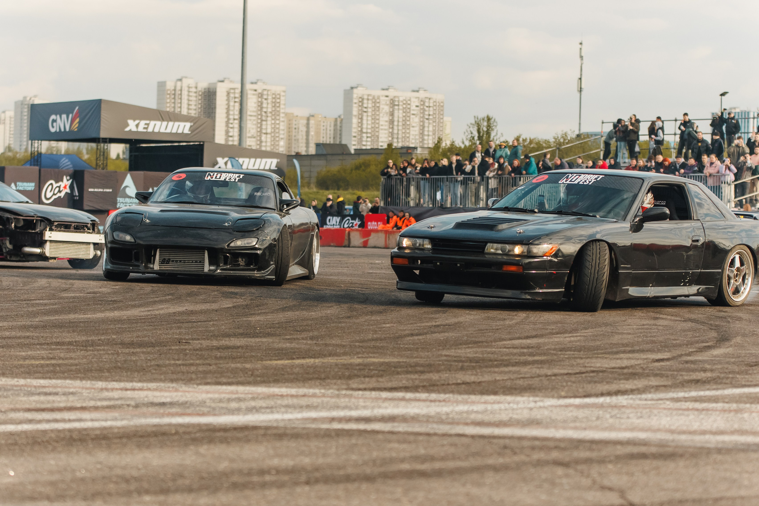 Выставка и дрифт машин. Репортажный фотограф. Москва. Алина Ланская