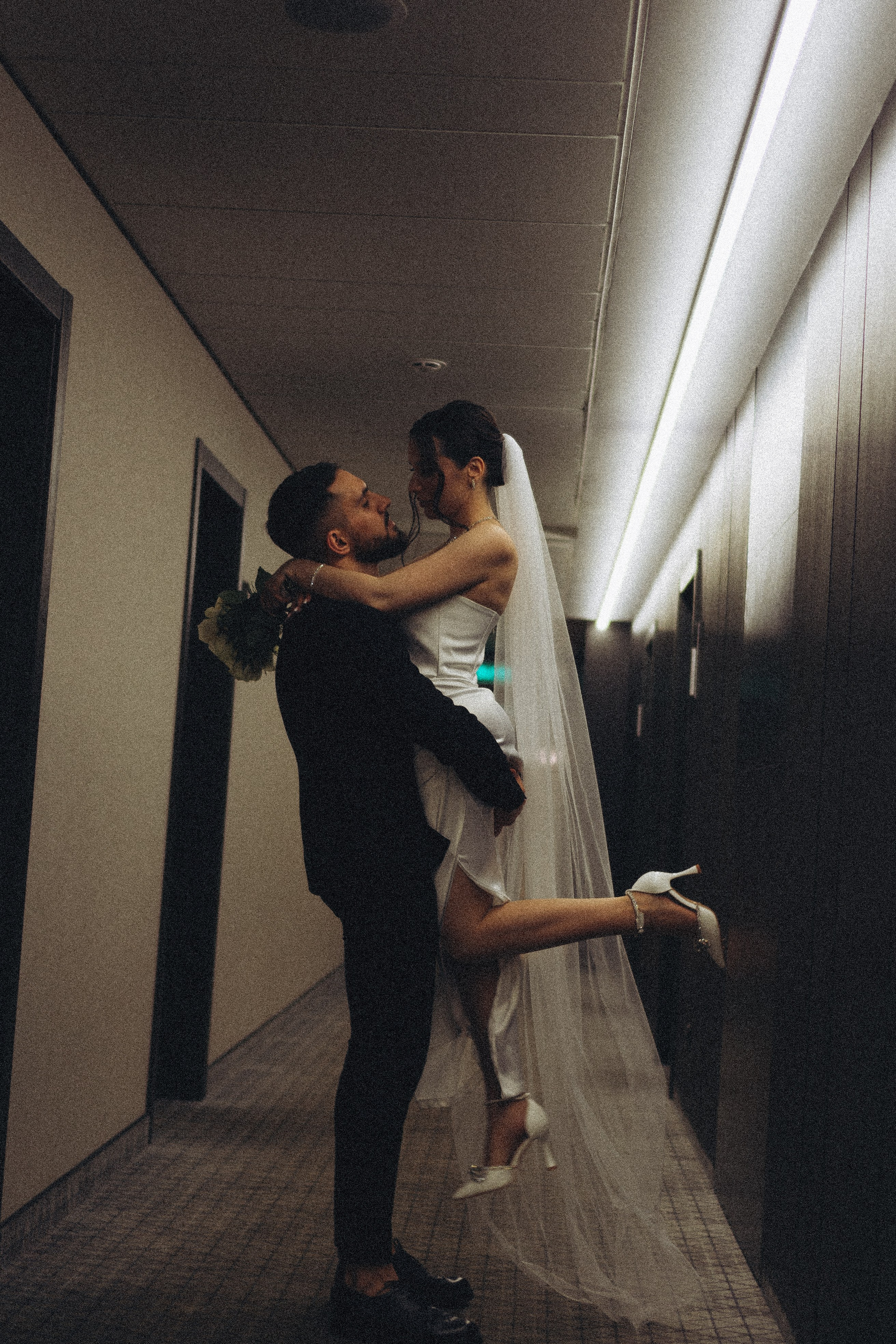 СВАДЕБНАЯ СЬЕМКА СБОРОВ ЖЕНИХА И НЕВЕСТЫ В ОТЕЛЕ И ТАКЖЕ ФОТОСЕССИИЯ В ОТЕЛЕЕ МЕГАПОЛИС БРЯНСК. Профессиональный фотограф, Санкт-Петербург — Виктория Богомолова