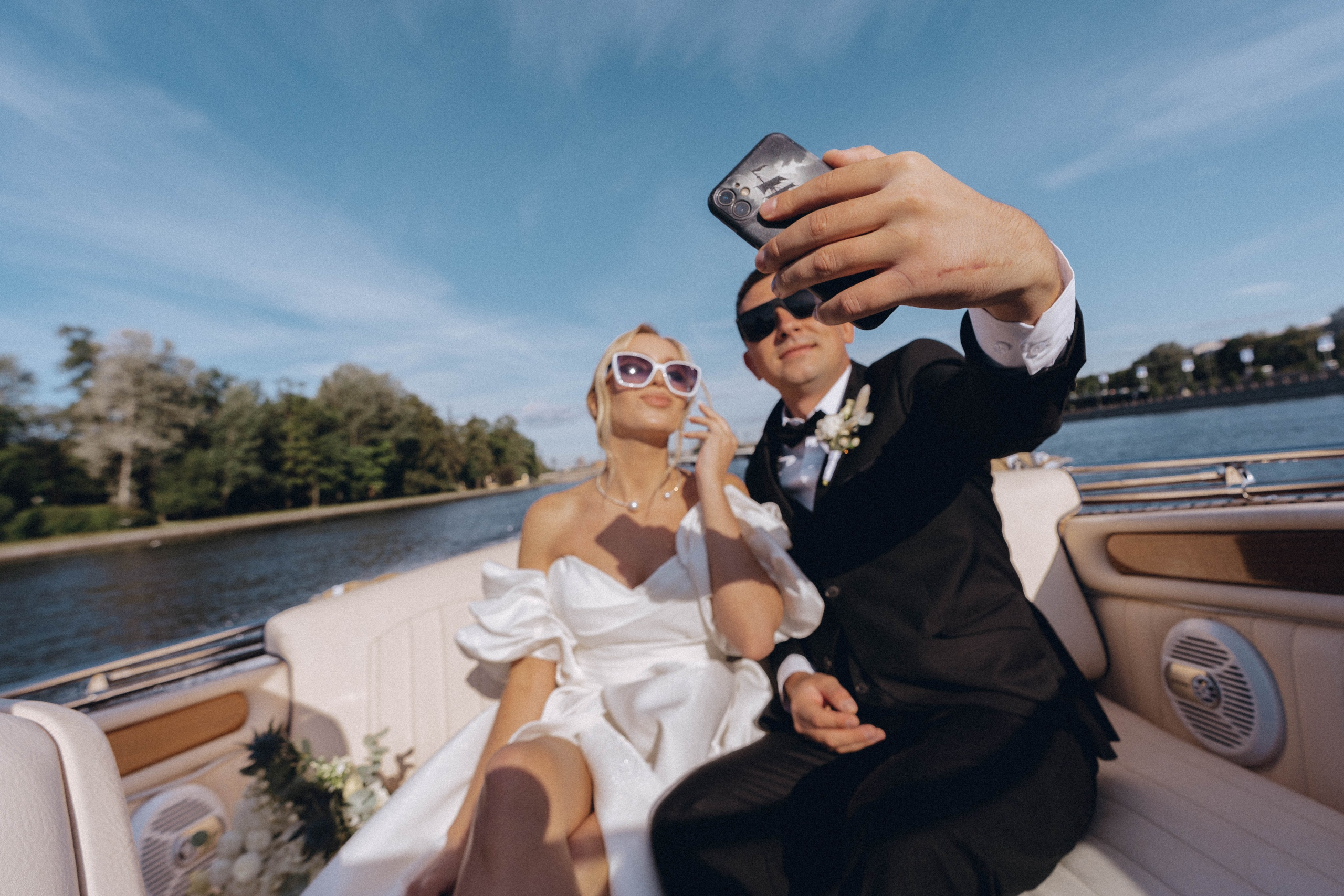 СВАДЕНБНАЯ СЬЕМКА НА КАТЕРЕ ПО КАНАЛАМ САНКТ-ПЕТЕРБУРГА И В АКВАТОРИИ НЕВЫ. Профессиональный фотограф, Санкт-Петербург — Виктория Богомолова