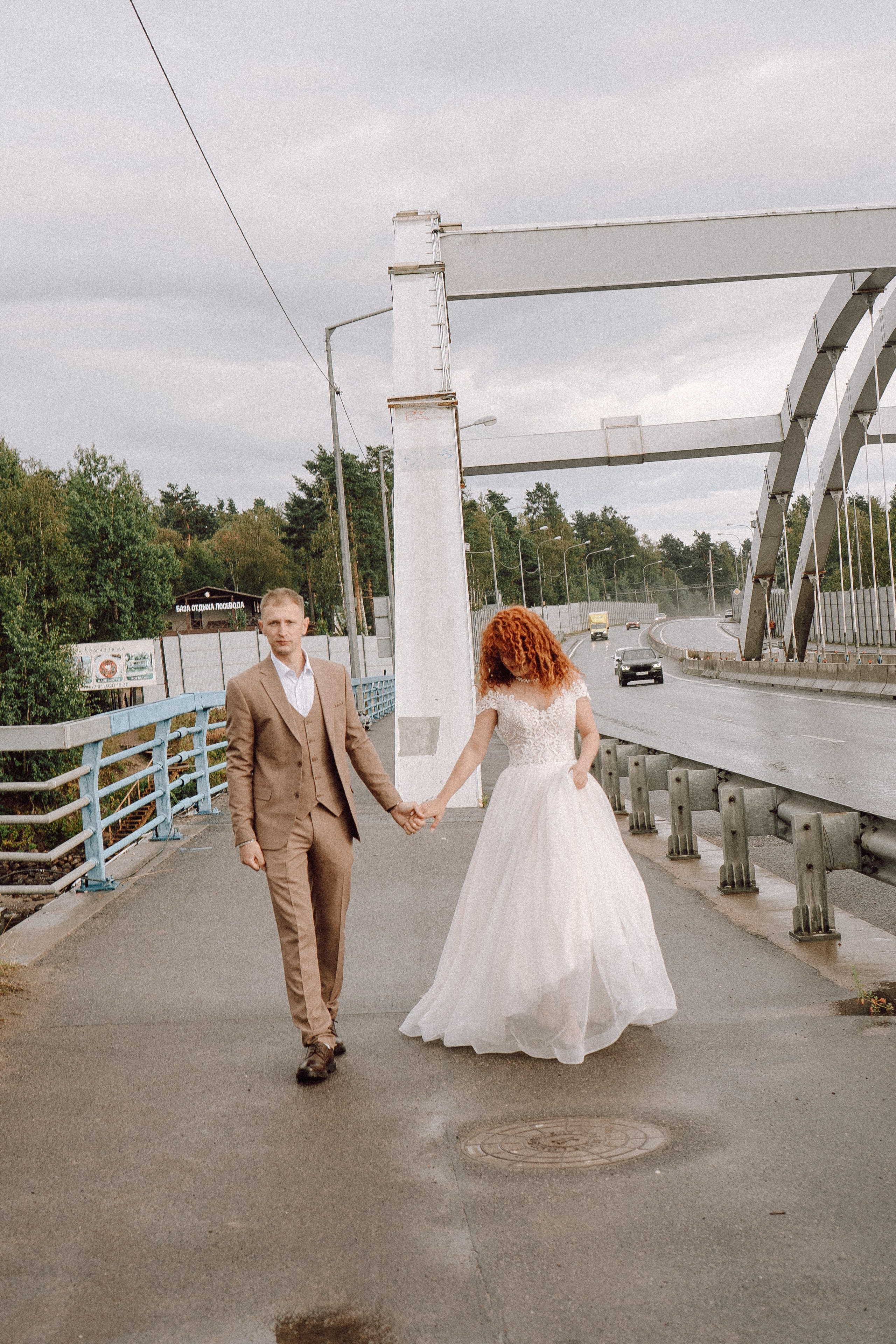 СВАДЕБНАЯ ФОТОСЕССИИЯ ПАРЫ В ГОРОДЕ ПРИОЗЕРСК В СОСНОВОМ ЛЕСУ И С ПИКАПОМ. Профессиональный фотограф, Санкт-Петербург — Виктория Богомолова