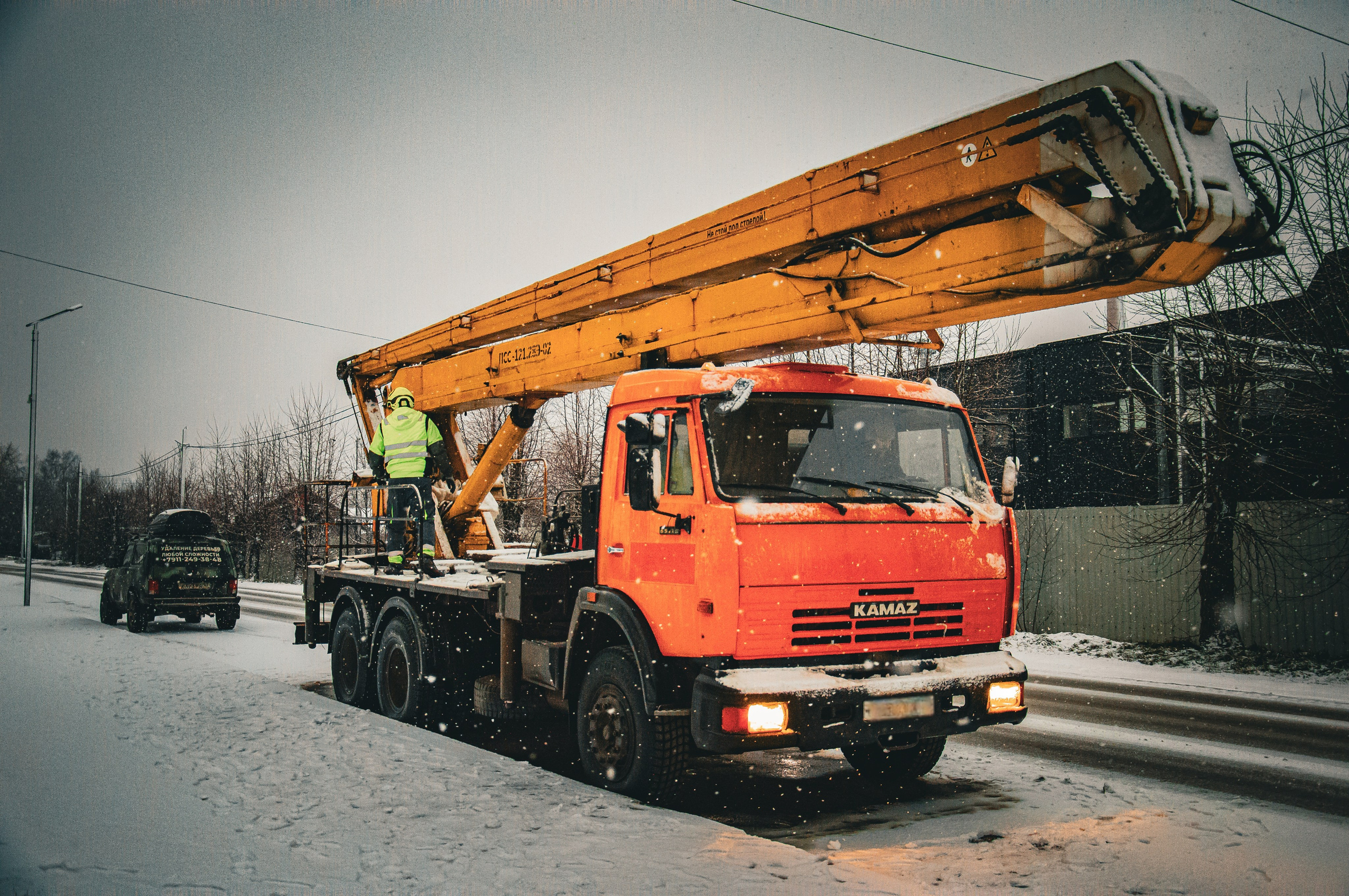 Автовышка 28 метров. Аrbori Culturist