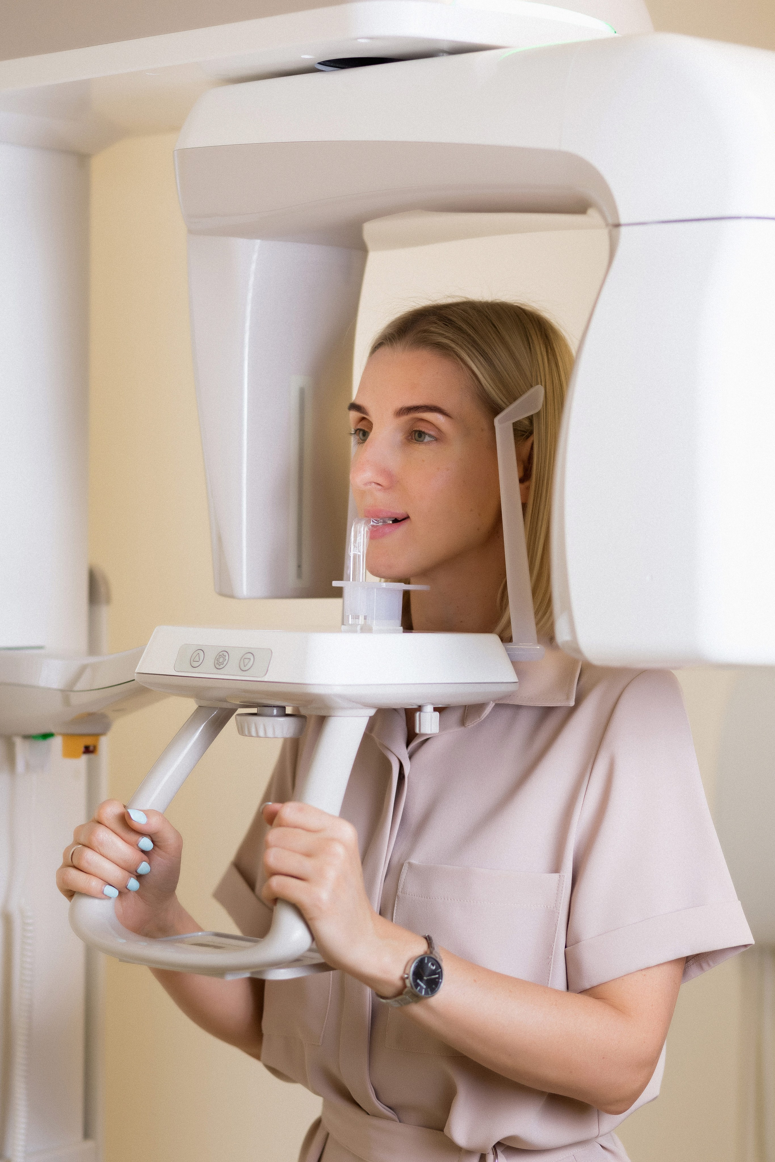 UniverDent: Освещение красоты вашей улыбки фотографом из Таганрога. Свадебный и семейный фотограф в Таганроге Бакарюк Антон