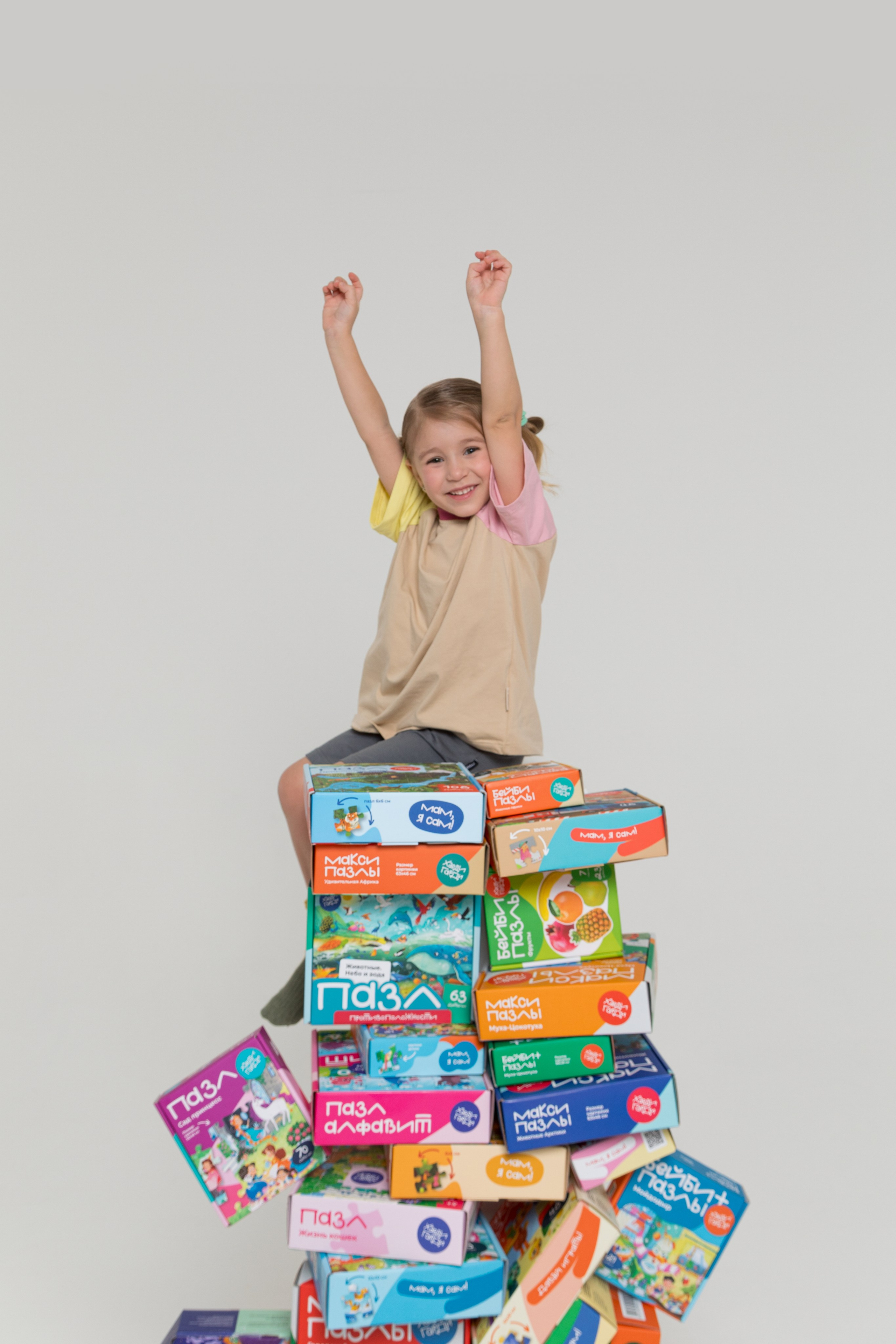Имиджевая и каталожная съёмка для бренда детских пазлов. Детский и контент фотограф Надя Волкова Санкт-Петербург