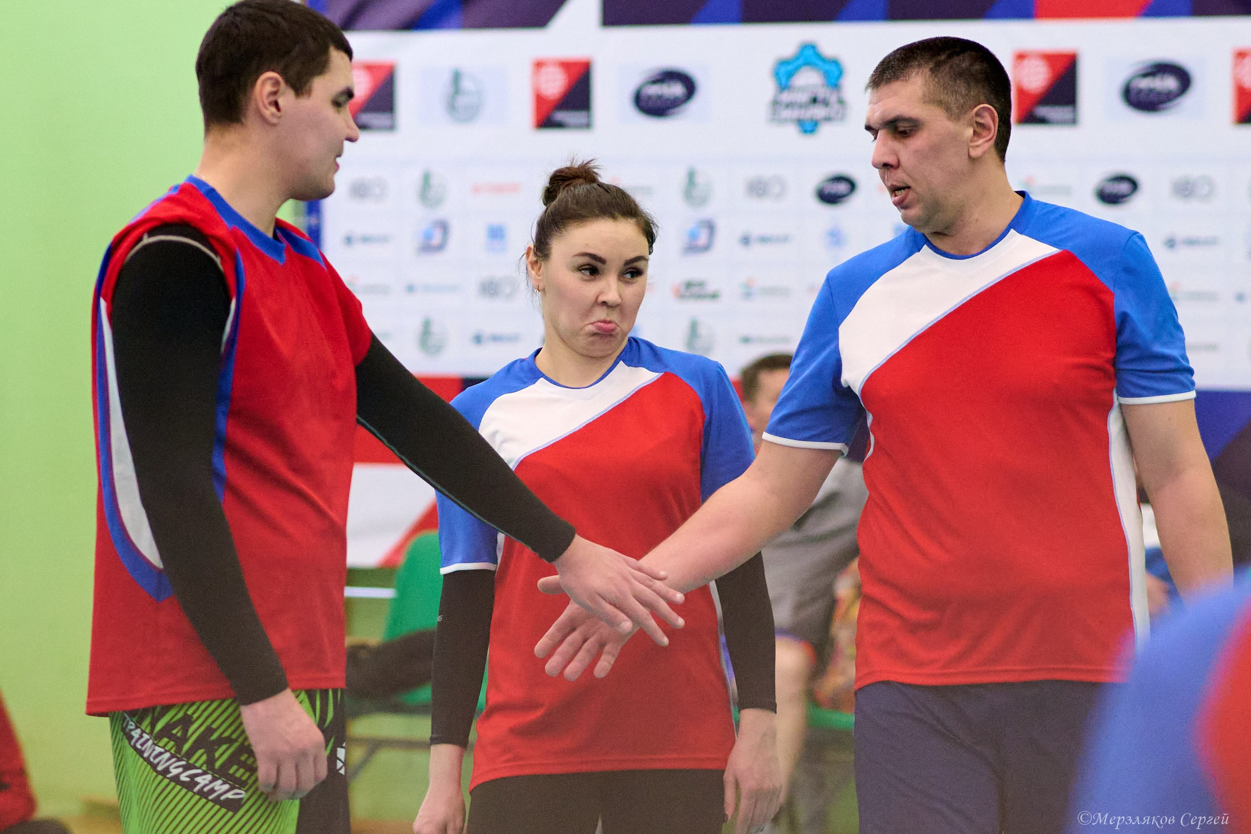 Новогодний волейбольный турнир. Ижевск. 16.12.23. Спортивный репортажный фотограф в Ижевске Сергей Мерзляков