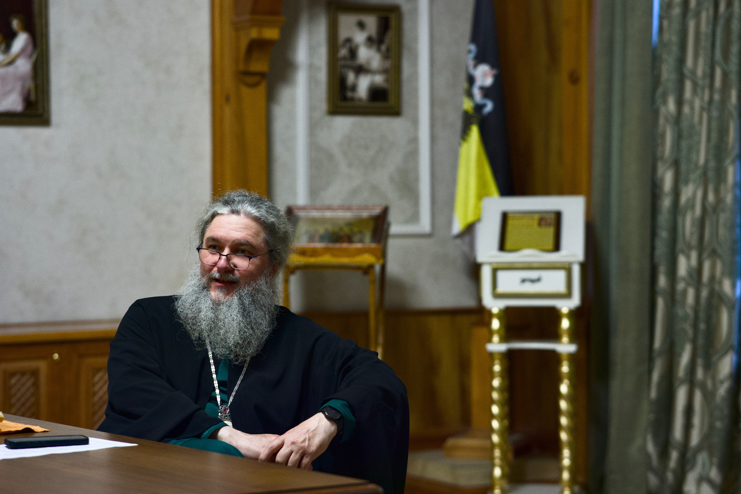 Встреча митрополита Евгения с православной молодежью Екатеринбурга в храме Вознесения. Илья Антропов: фотограф и документалист. Портрет, документалистика, бизнес, видео, AI
