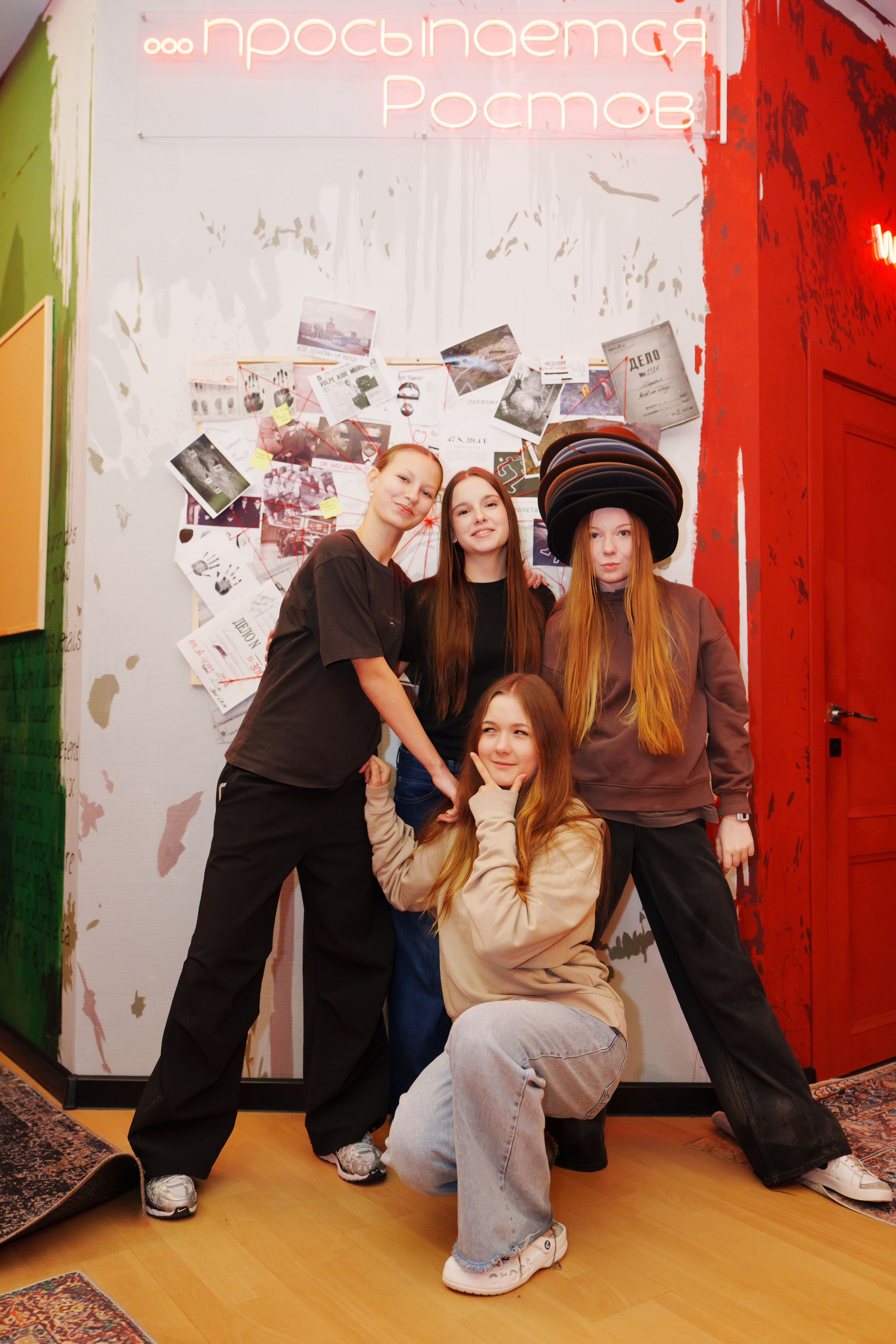 Мафия с падающими стульями Ростов-на-Дону | Cosa Nostra Большая Садовая 51. Свадебный и семейный фотограф в Ростове-на-Дону. Андрей Сайфутдинов