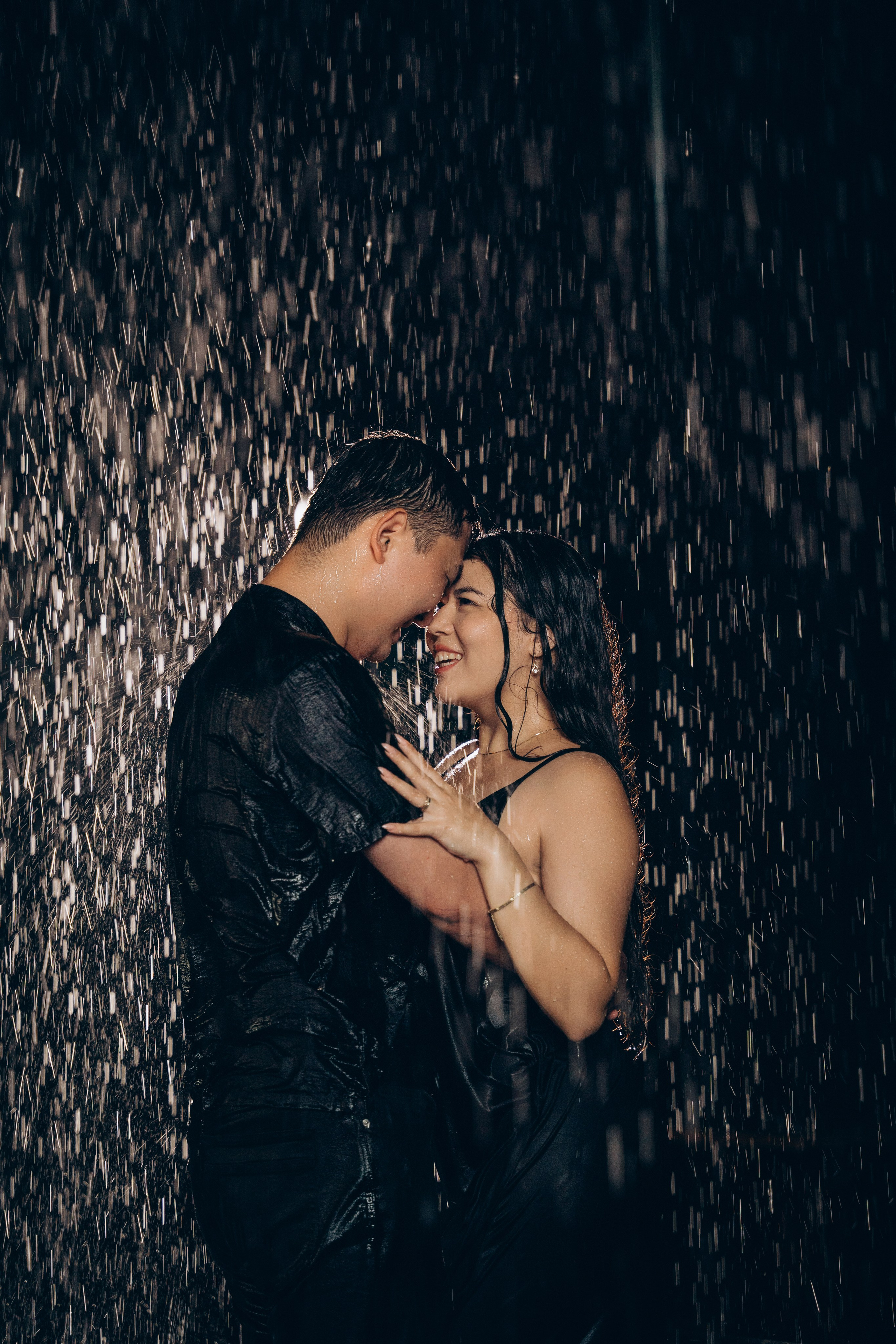 Свидание под дождем. Фотограф в Алматы Чалова Нафиса