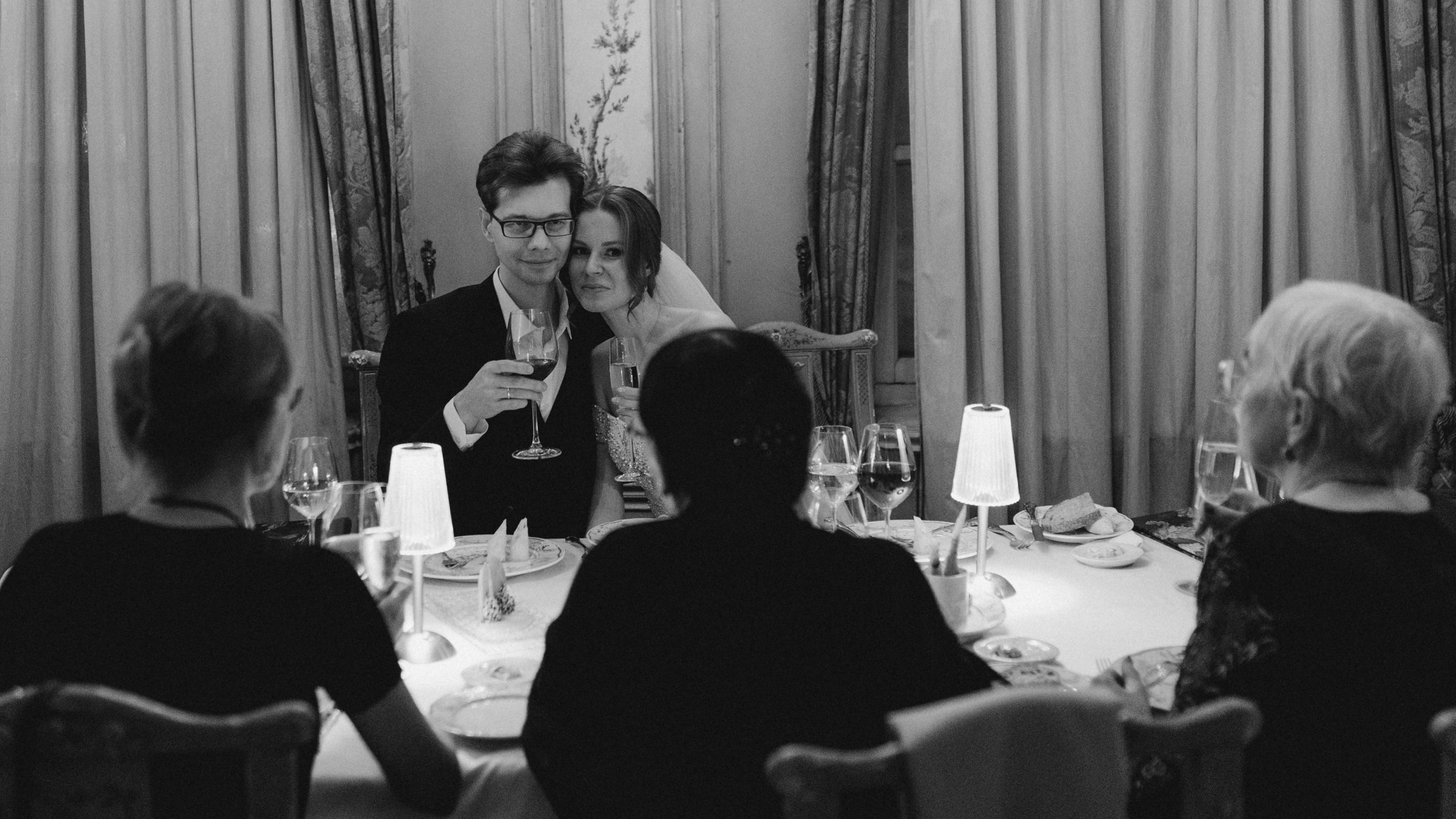 Фотограф на камерную свадьбу в Москве. Свадебный фотограф в Москве Мария Крош