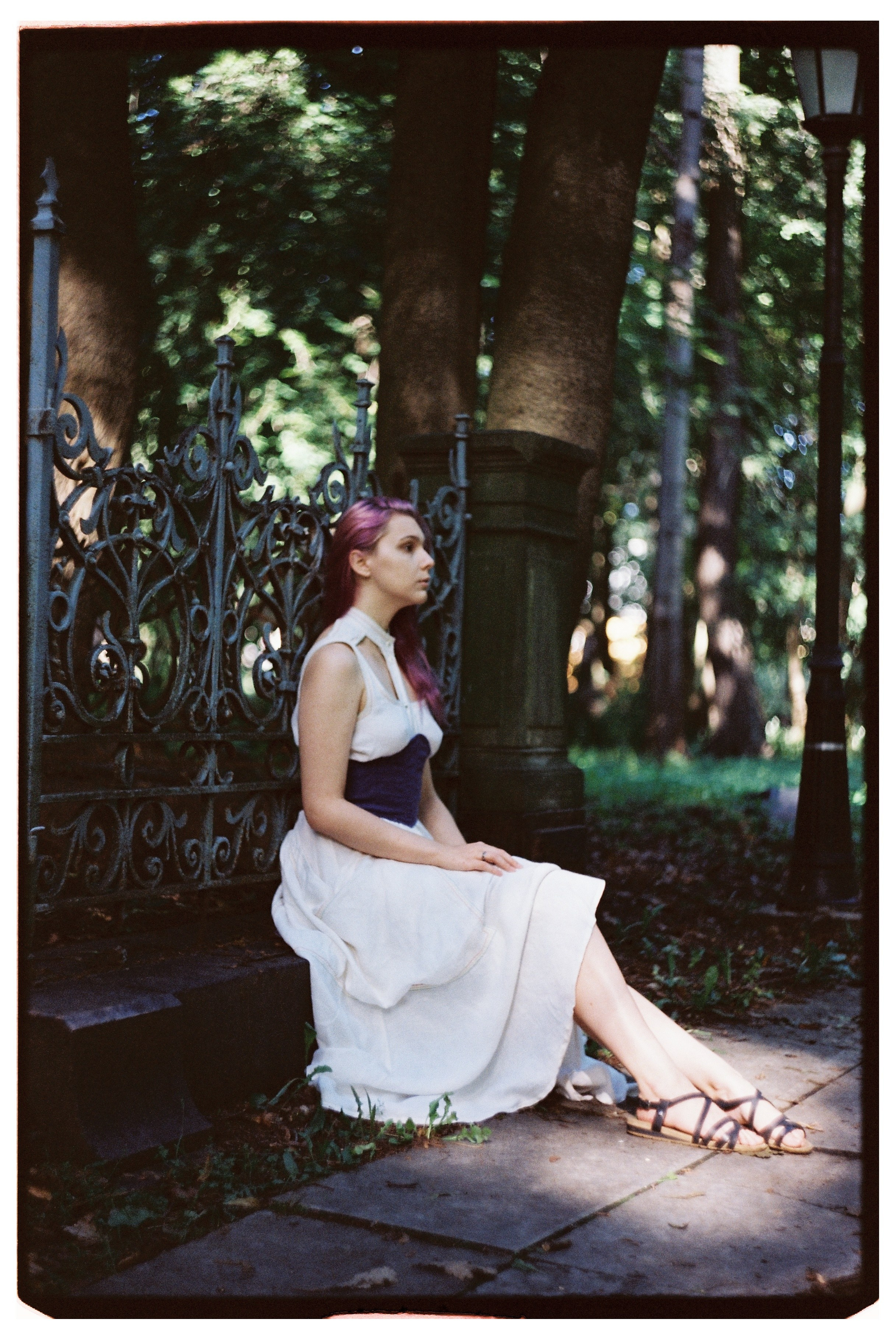 Фотосессия на Лютеранском кладбище на пленку для Кати в Санкт-Петербурге. Светлана Гопанюк. Портретный фотограф. Санкт-Петербург. СПб