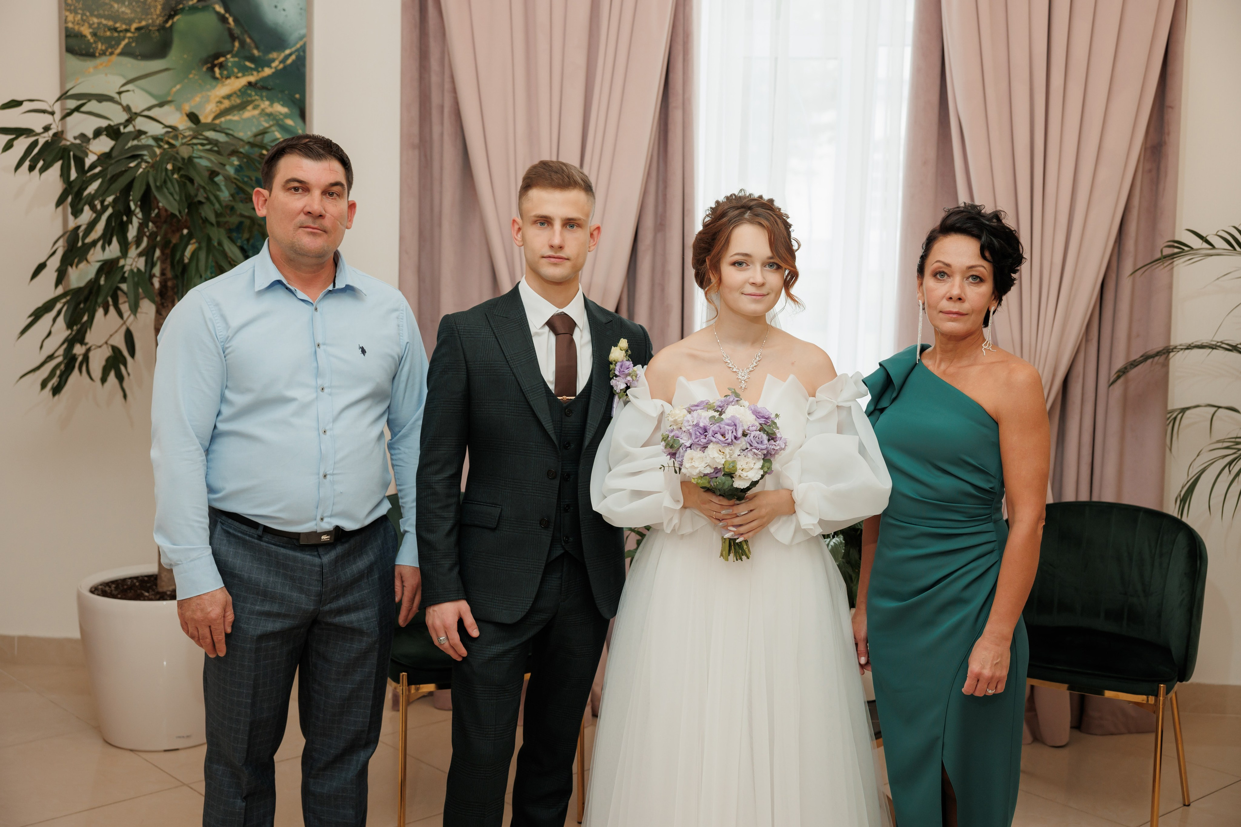 Константин и Дарья, ЗАГС ВДНХ, отель Soluxe, ресторан «Антик». Свадебный и репортажный фотограф (Москва, Королев и другие)