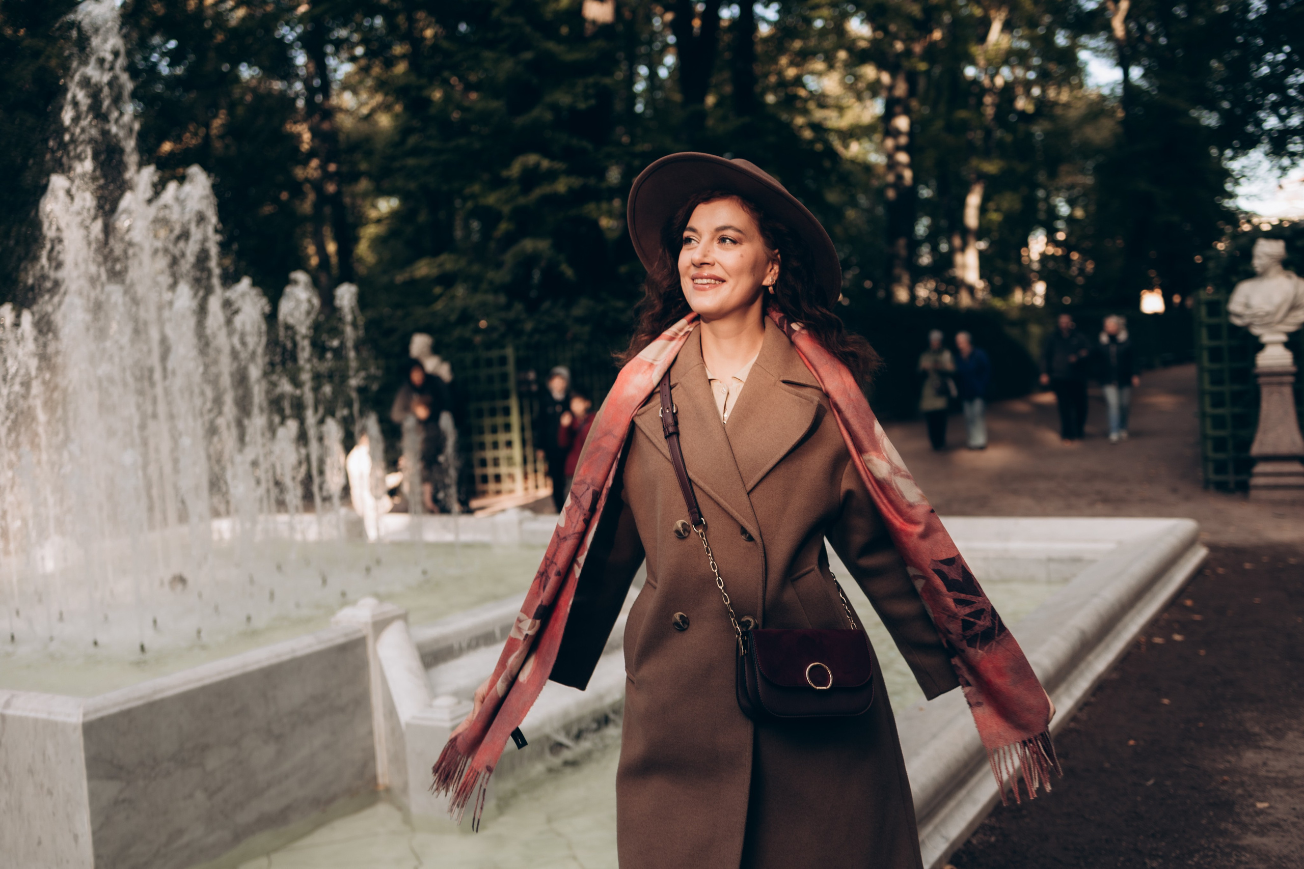 Женская осенняя фотосессия в Летнем саду. Семейный и детский фотограф в Санкт-Петербурге Павлова Елена