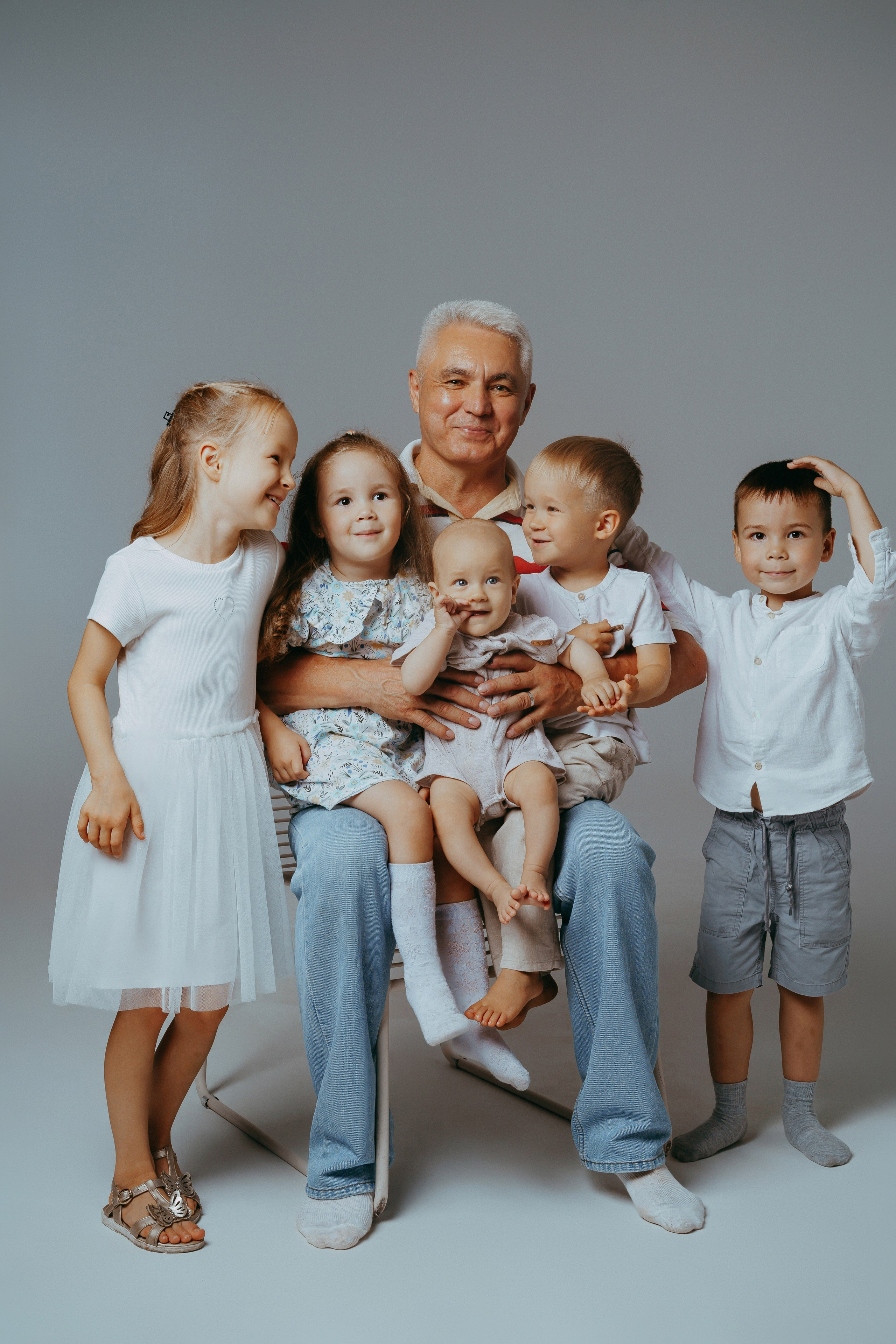 Семейная съёмка в студии. Фотограф Алексей Кутырёв