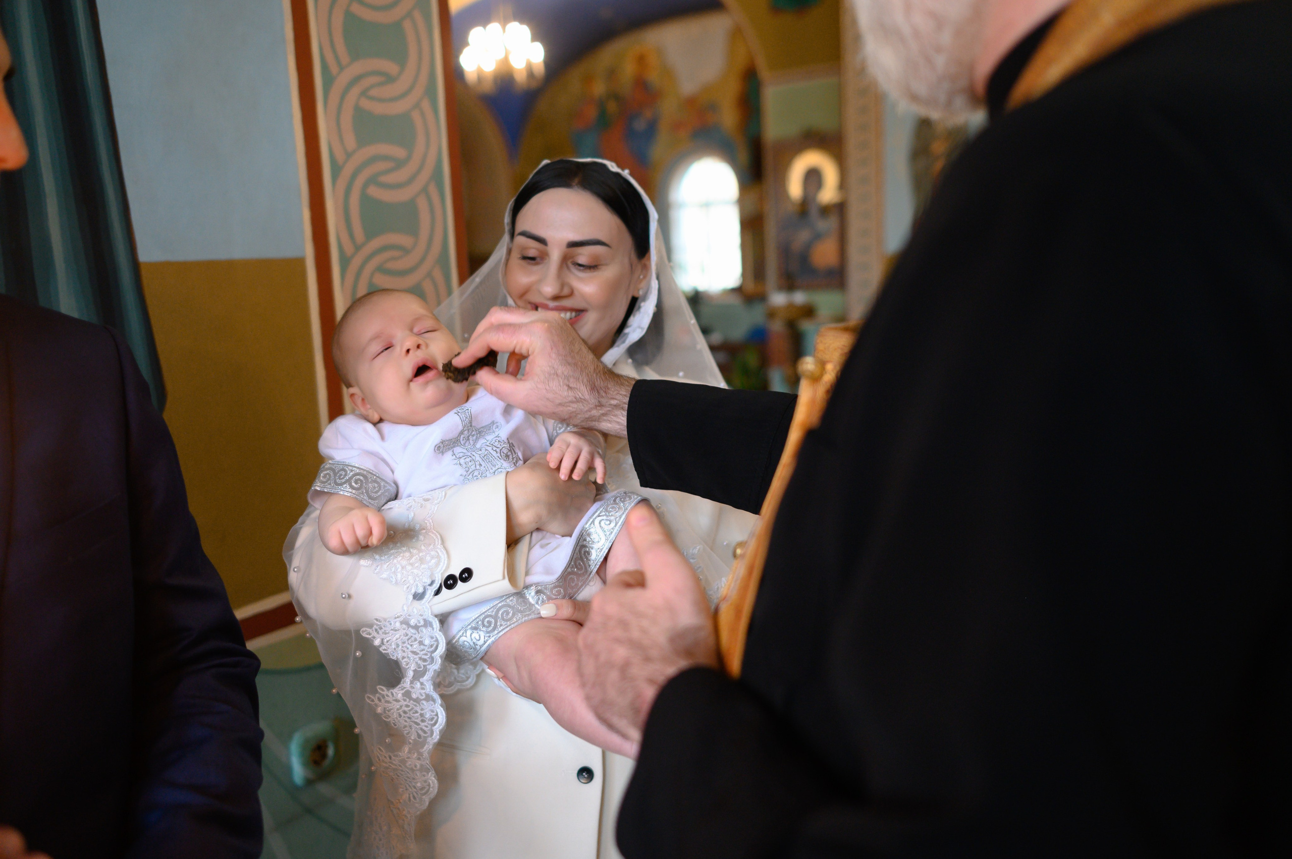 Крещение в Грузинском храме (СПб). Семейный и свадебный фотограф в Санкт-Петербурге Серафима Смирнова