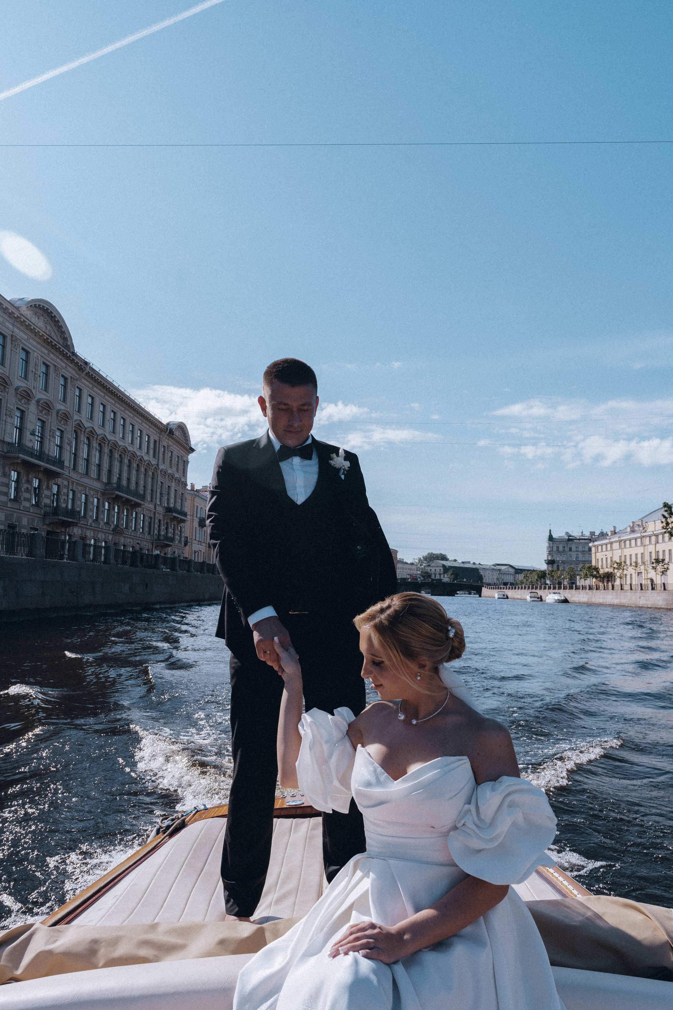 СВАДЕНБНАЯ СЬЕМКА НА КАТЕРЕ ПО КАНАЛАМ САНКТ-ПЕТЕРБУРГА И В АКВАТОРИИ НЕВЫ. Профессиональный фотограф, Санкт-Петербург — Виктория Богомолова