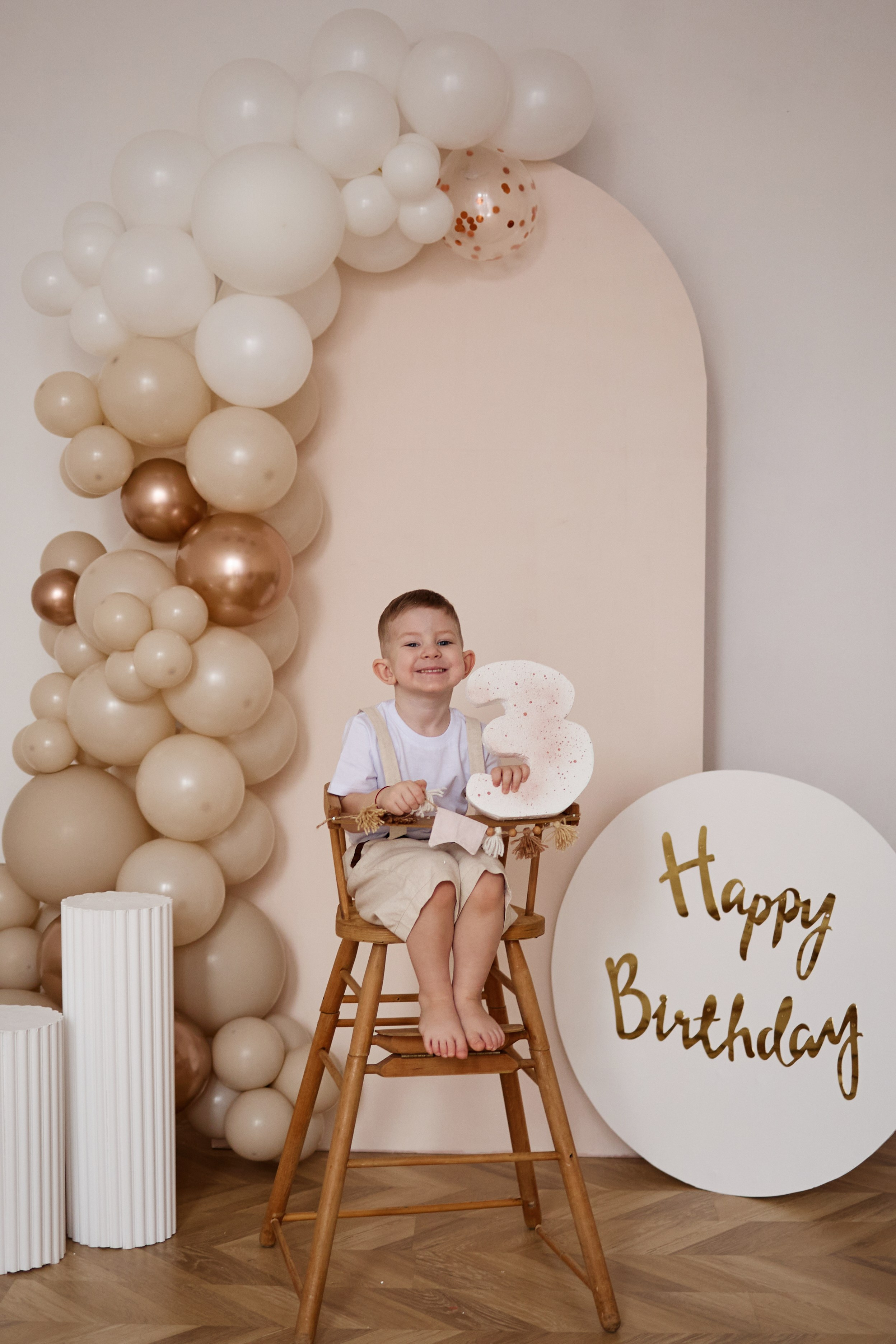 День рождения. Фотостудия Roomy в Краснодаре | Семейные и детские съёмки дней рождения от 1 до 5 лет, аренда зала фотостудии