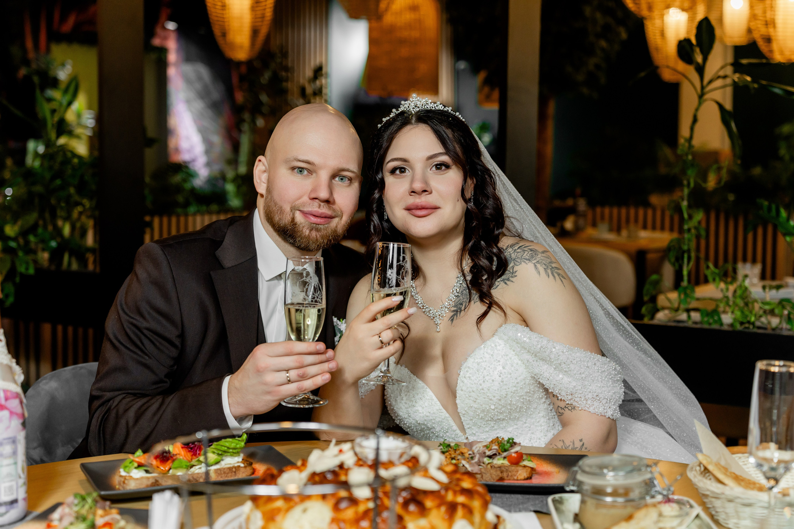 Дарина и Александр. Сборы невесты, загс, банкет. Фотограф и видеограф в Москве и Московской области Мария Вишня