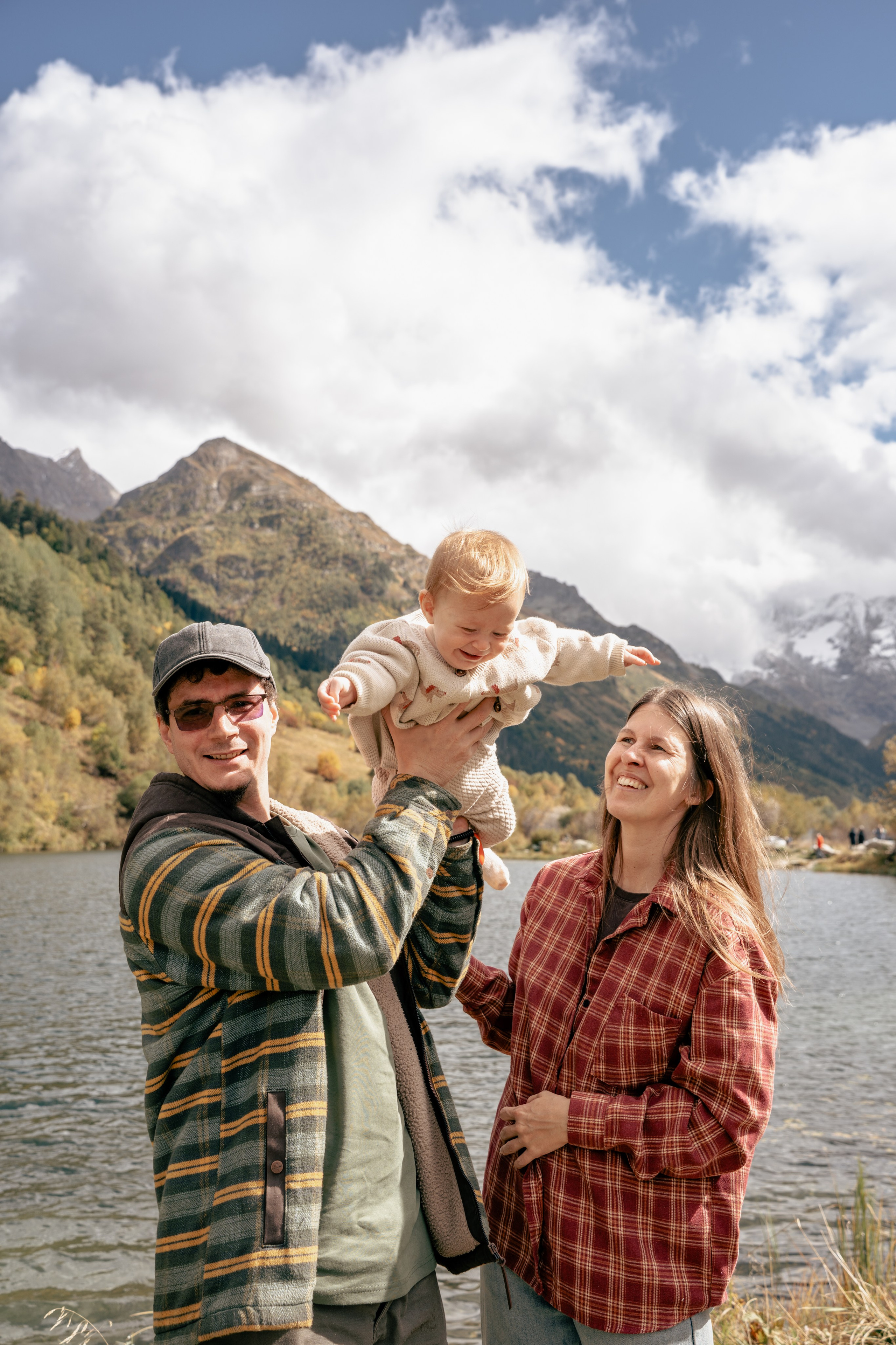 Семейная фотосессия в Домбае. Фотограф КМВ|ГОРЫ Пятигорск Железноводск Ессентуки Кисловодск Домбай Архыз Эльбрус