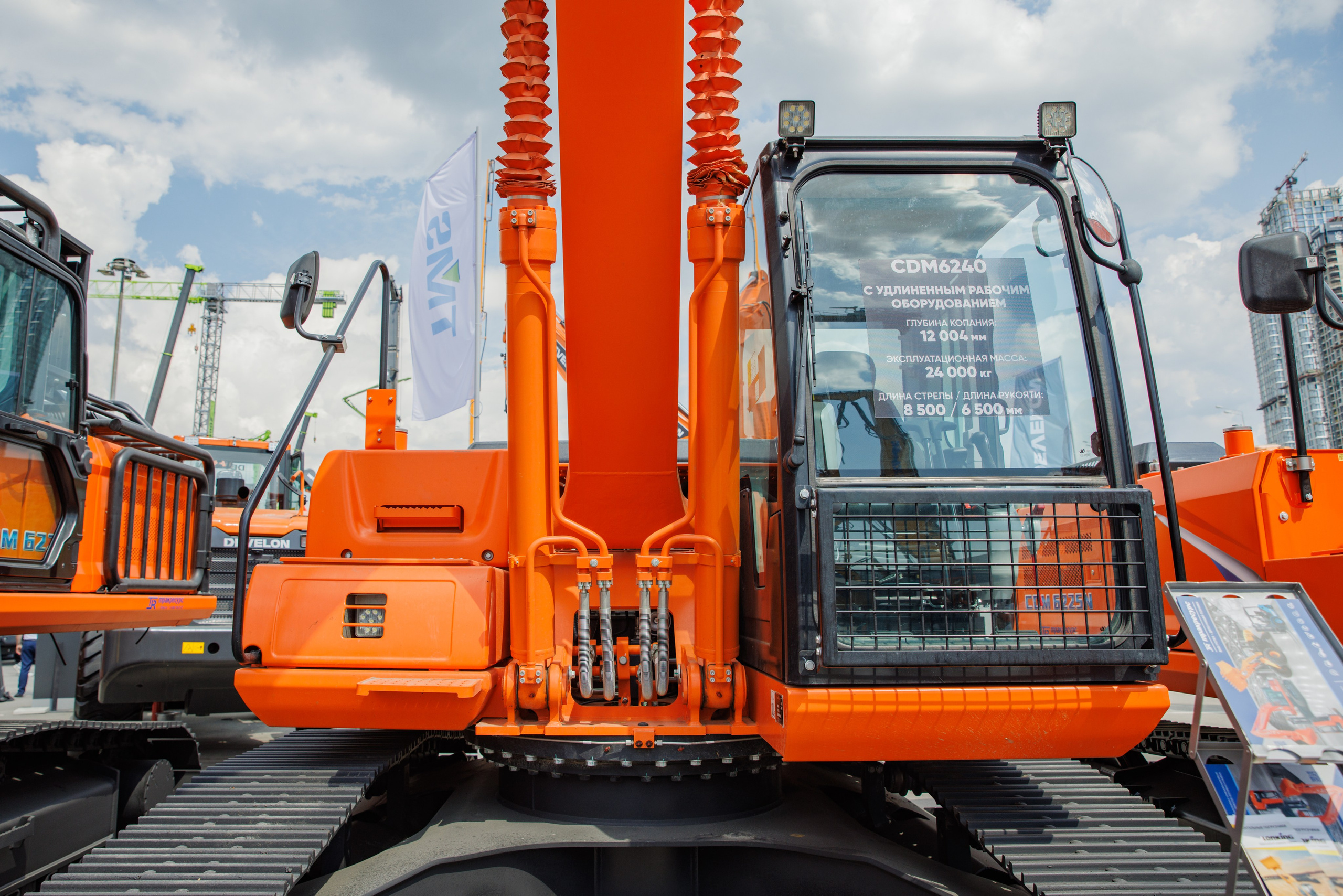 Выставка Спец. Техники. Фотограф Москва Шептаев Артём